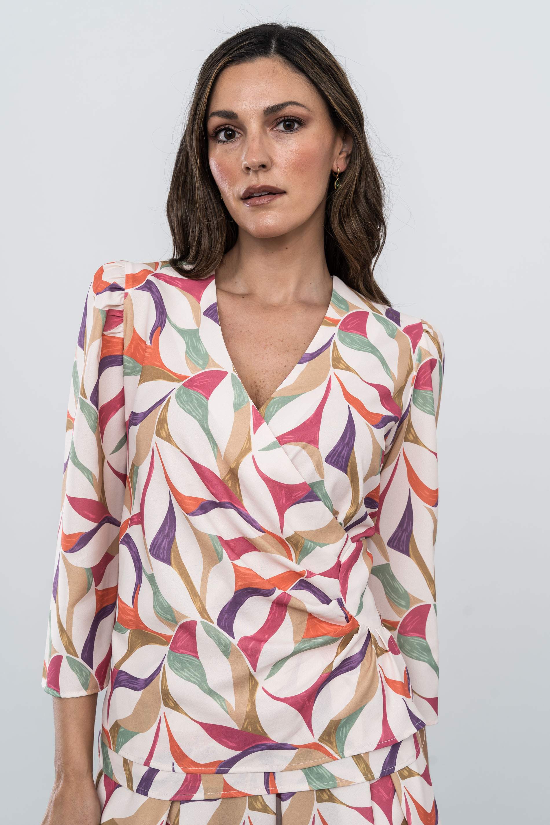 BLUSA RECOGIDO LATERAL BEIGE