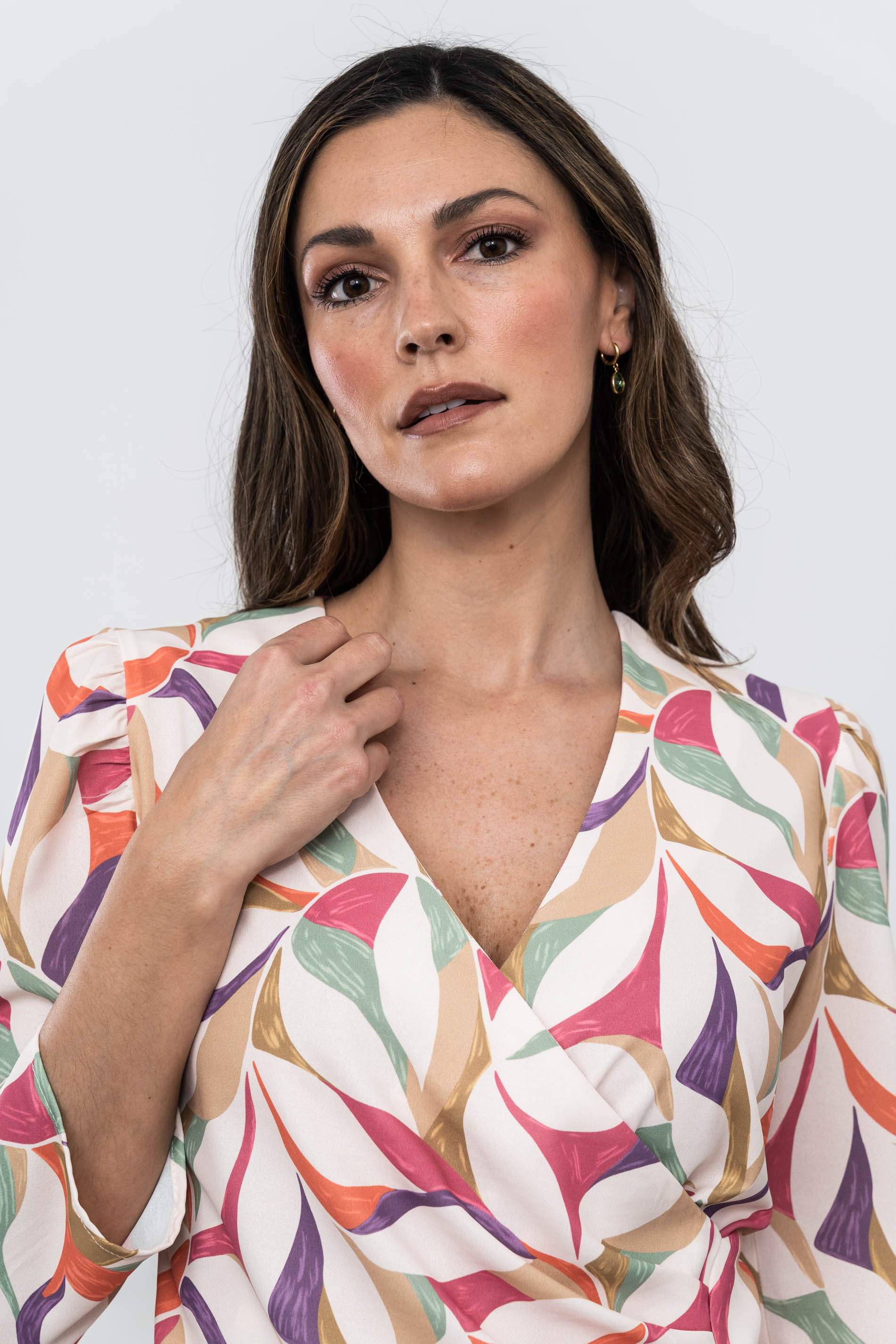 BLUSA RECOGIDO LATERAL BEIGE