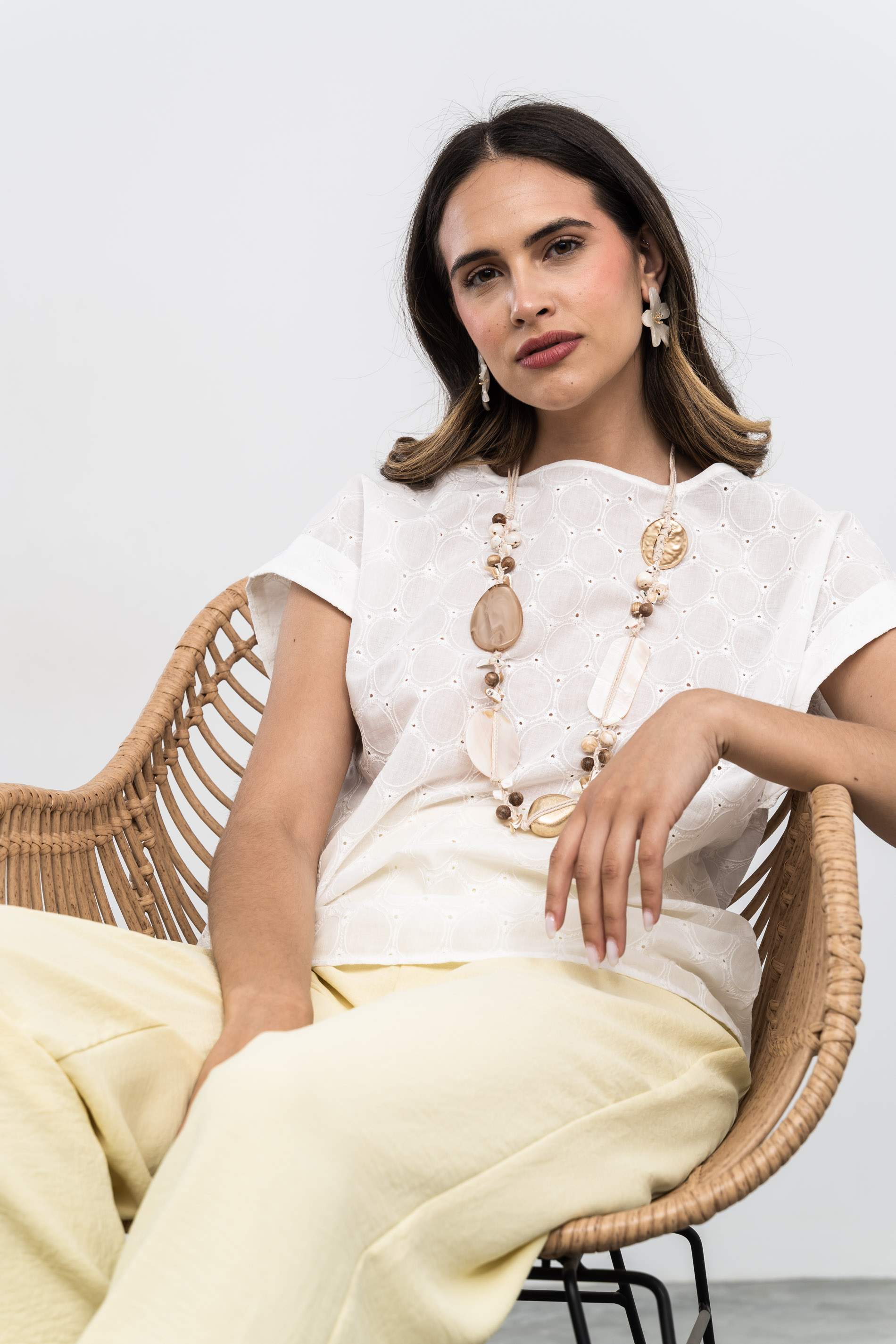 BLUSA TEJIDO BORDADO