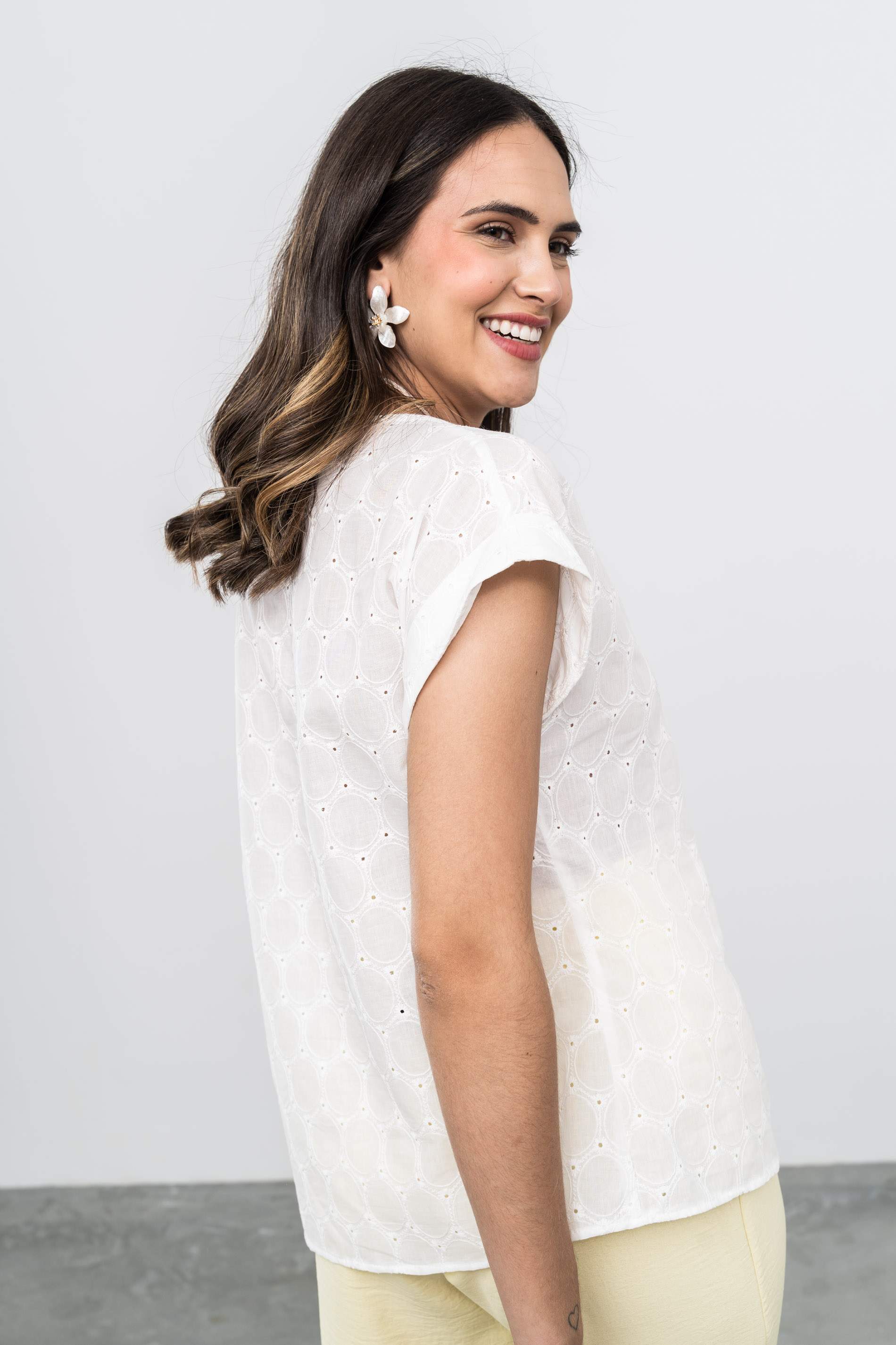BLUSA TEJIDO BORDADO