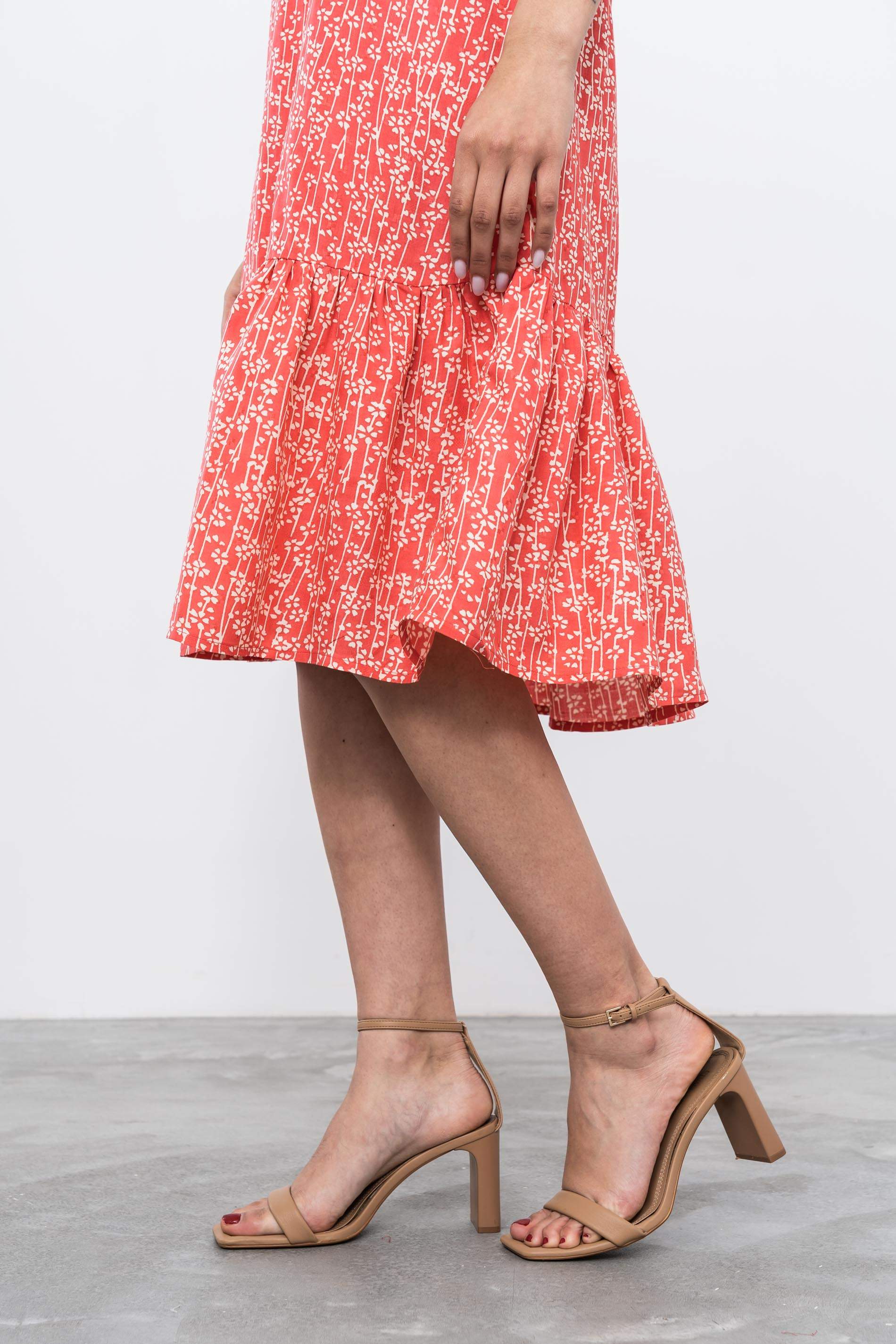 VESTIDO VOLANTE CUELLO PICO