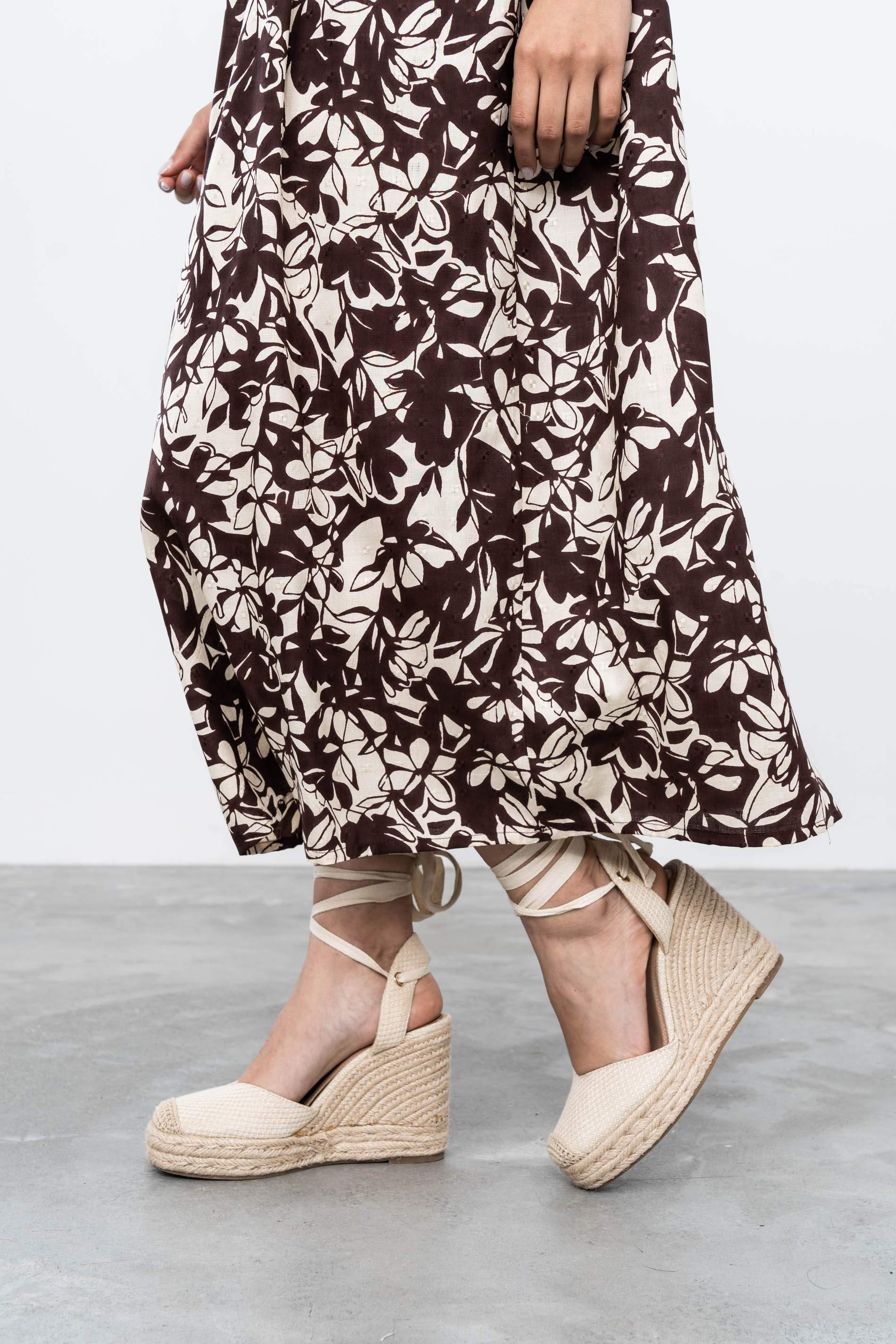 VESTIDO CORTE PECHO HOJAS