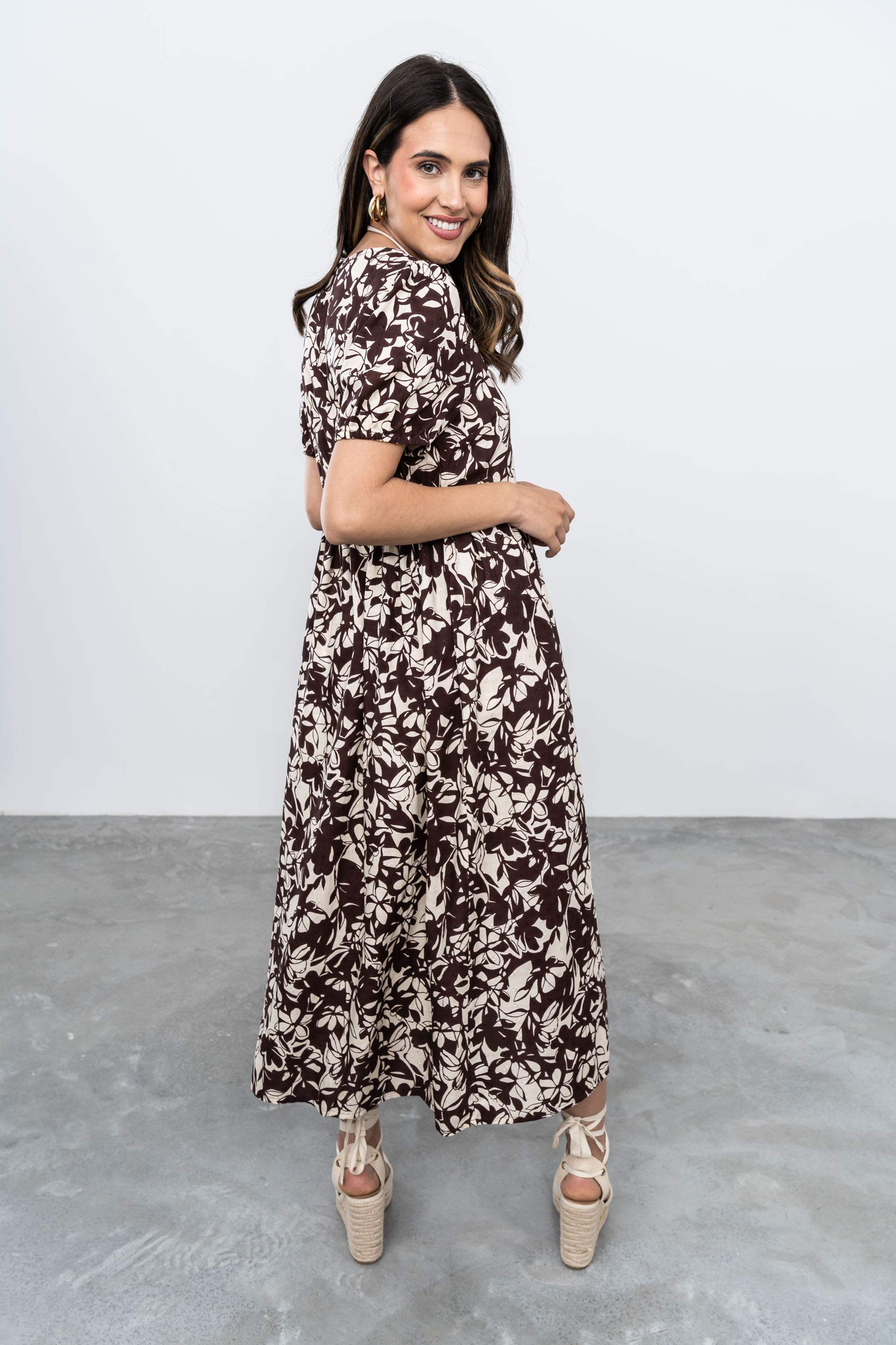 VESTIDO CORTE PECHO HOJAS