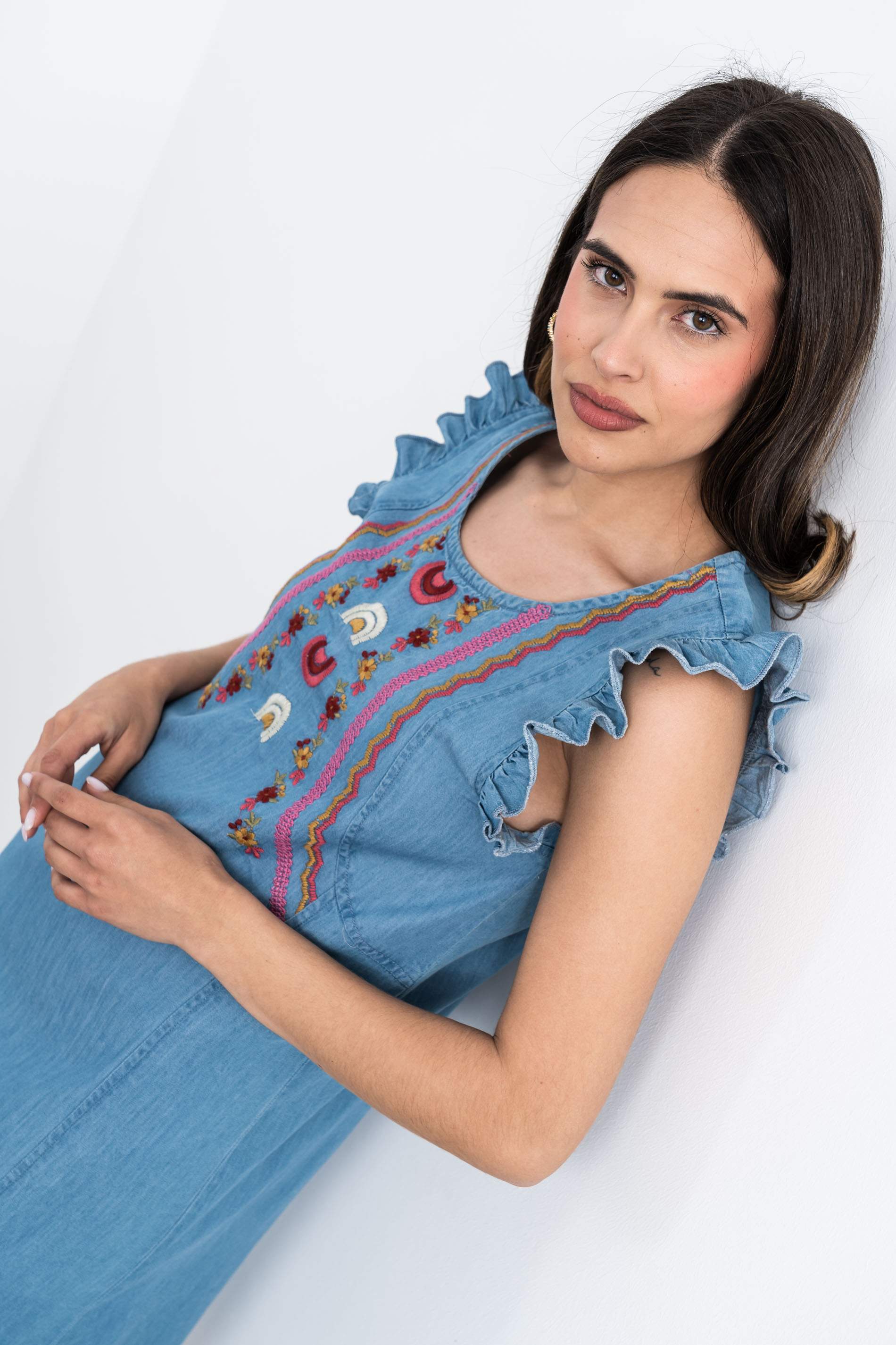 VESTIDO DENIM BORDADO VOLANTITOS