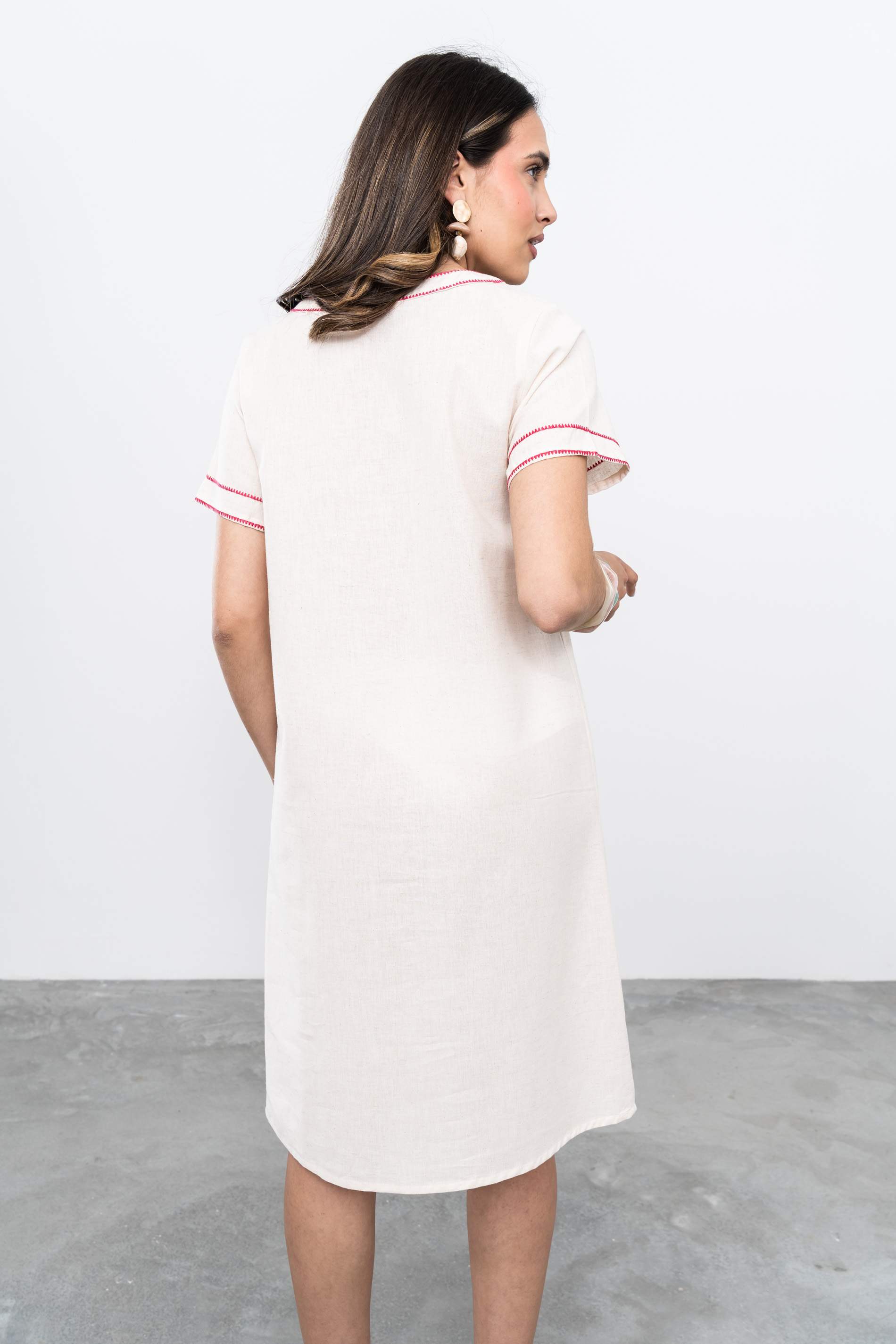 VESTIDO EFECTO LINO BORDADOS