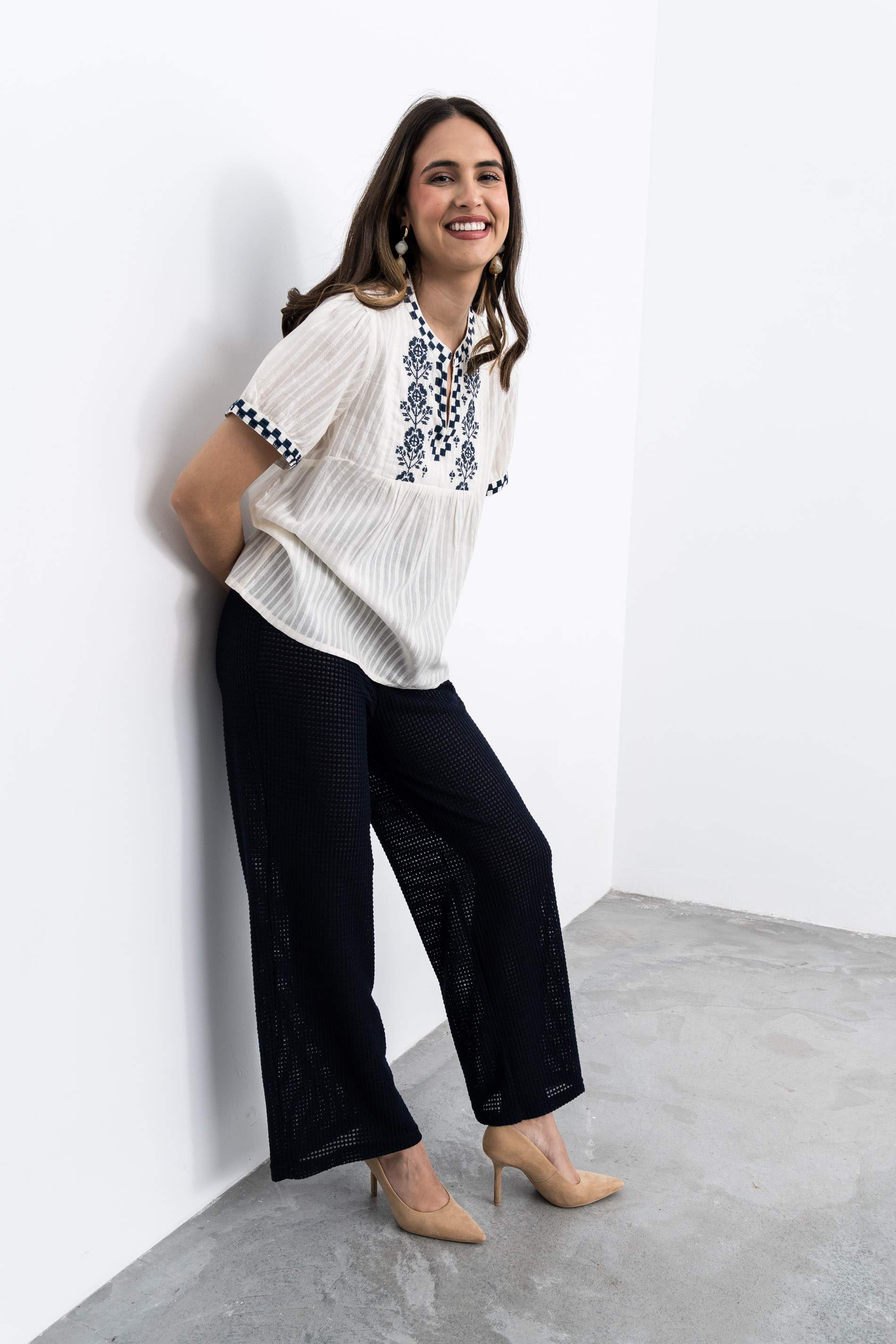 BLUSA BORDADO CONTRASTE