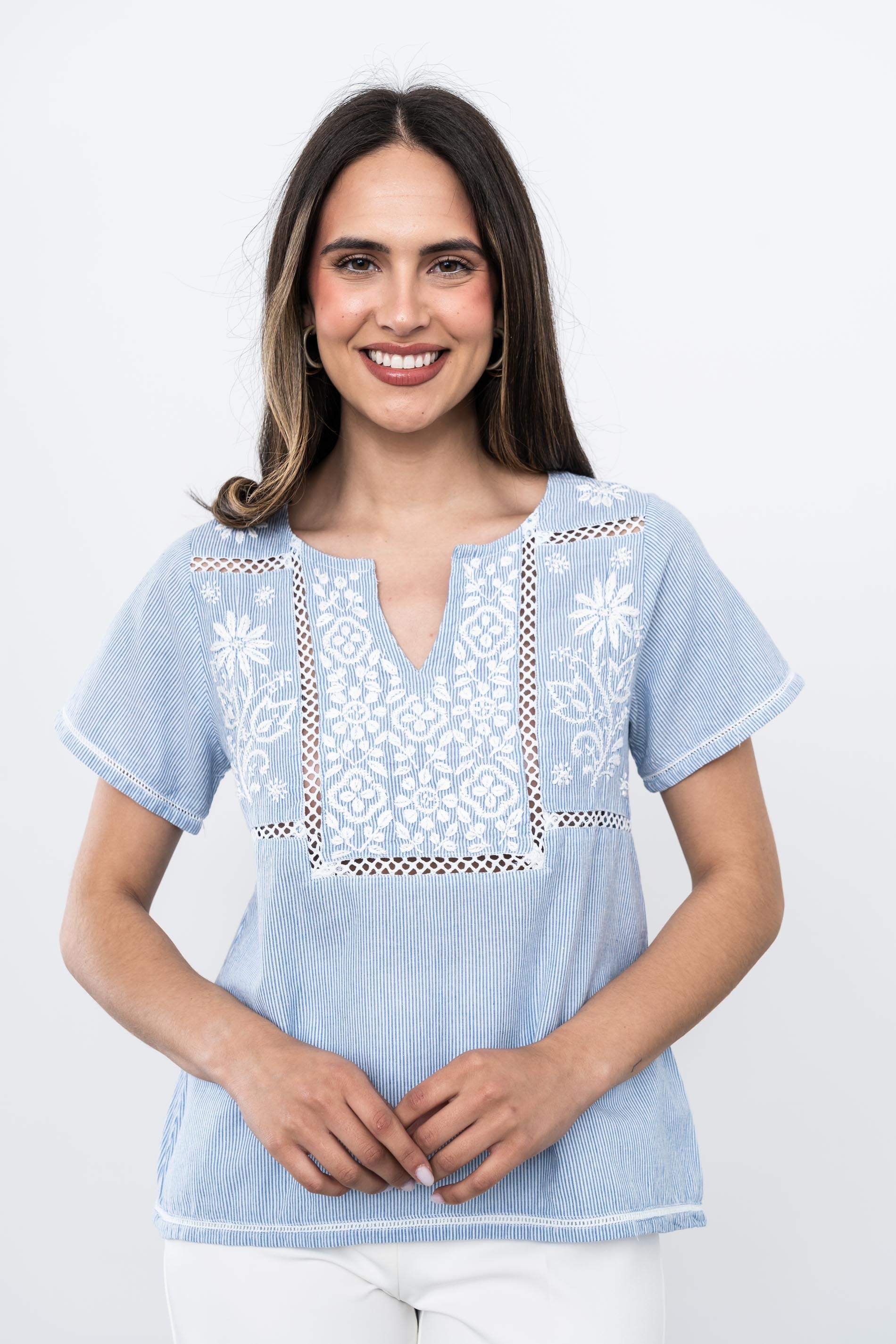 BLUSA RAYAS BORDADOS