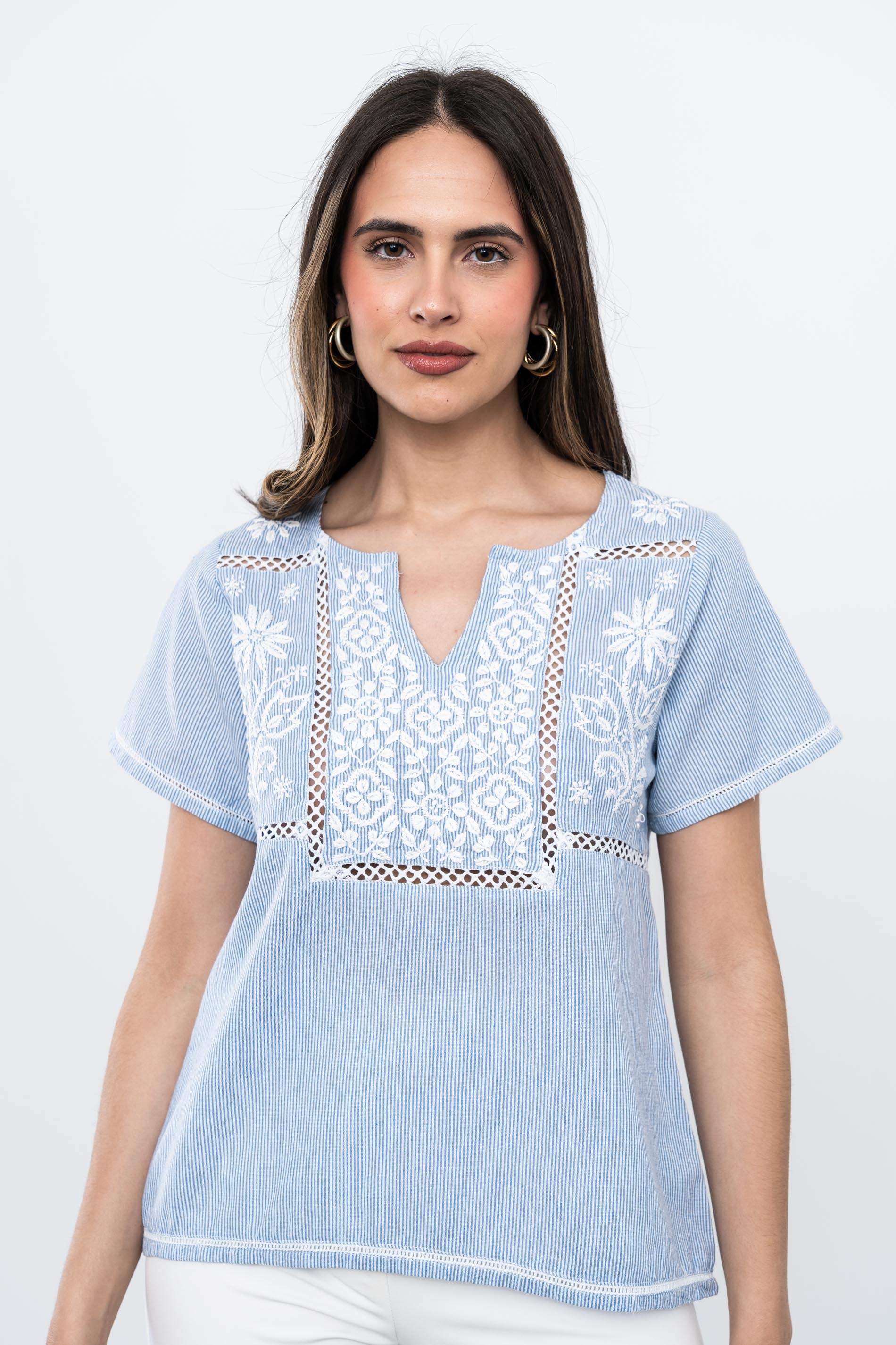 BLUSA RAYAS BORDADOS