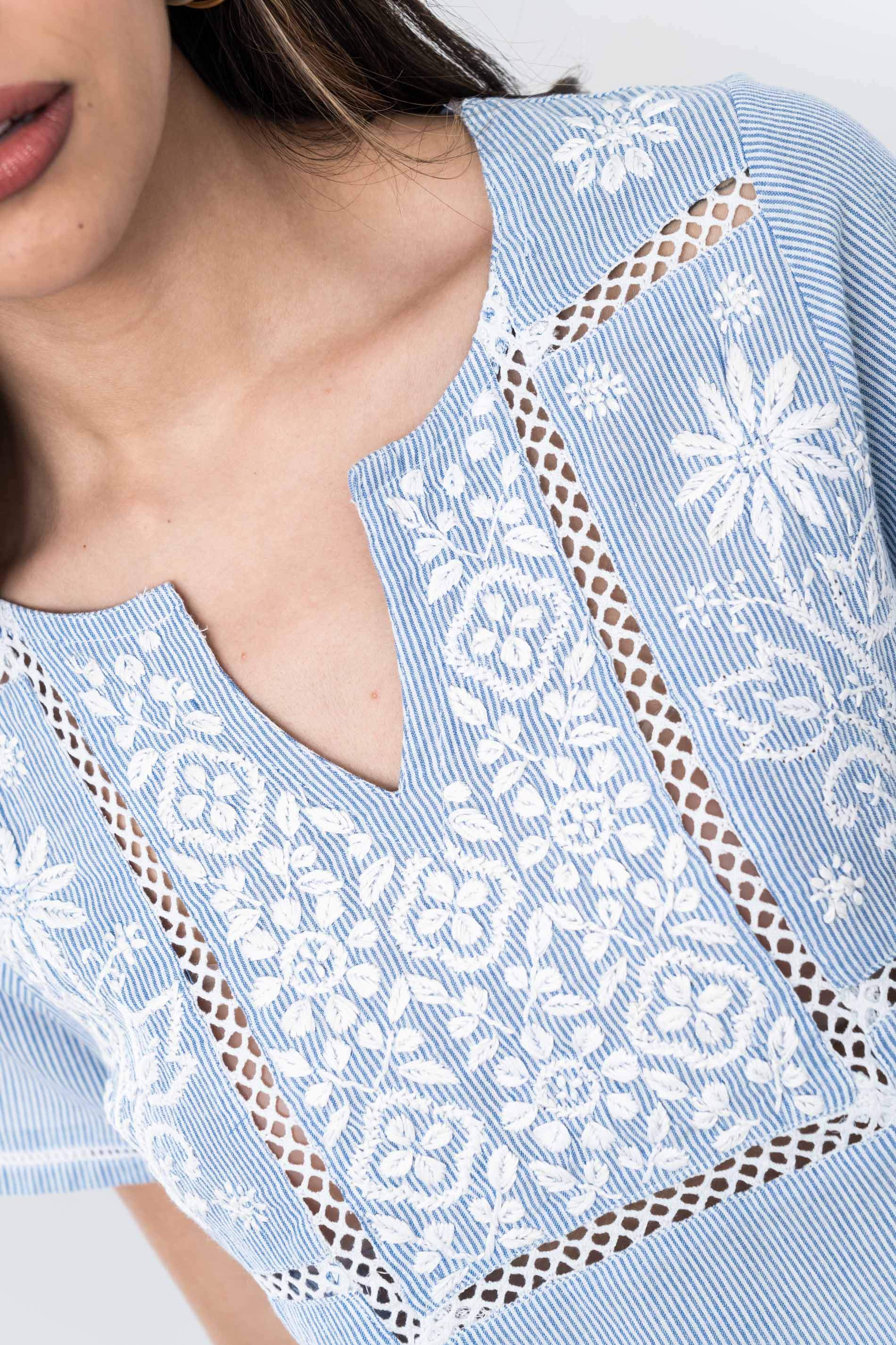 BLUSA RAYAS BORDADOS
