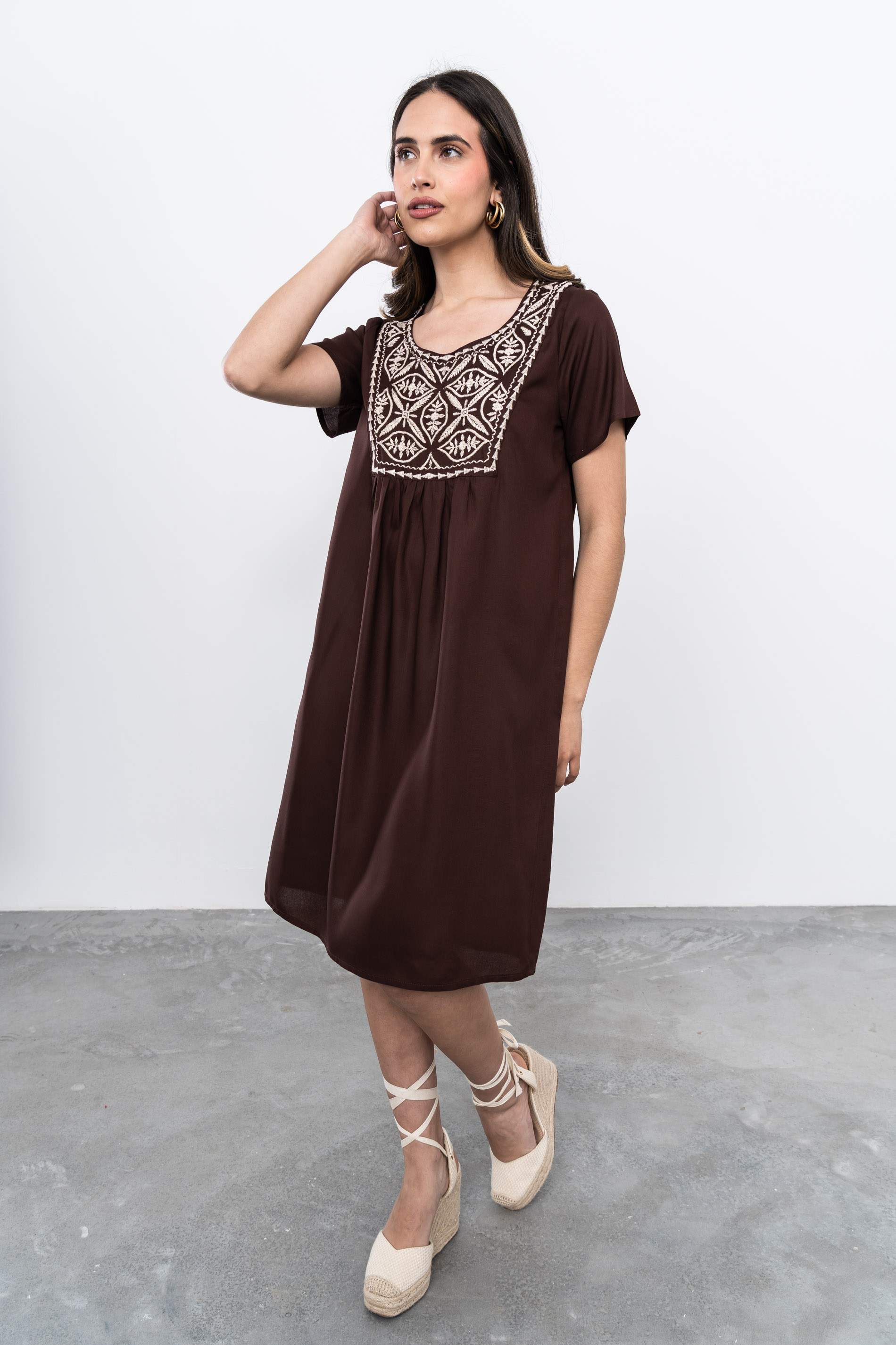 VESTIDO BORDADOS DELANTERO