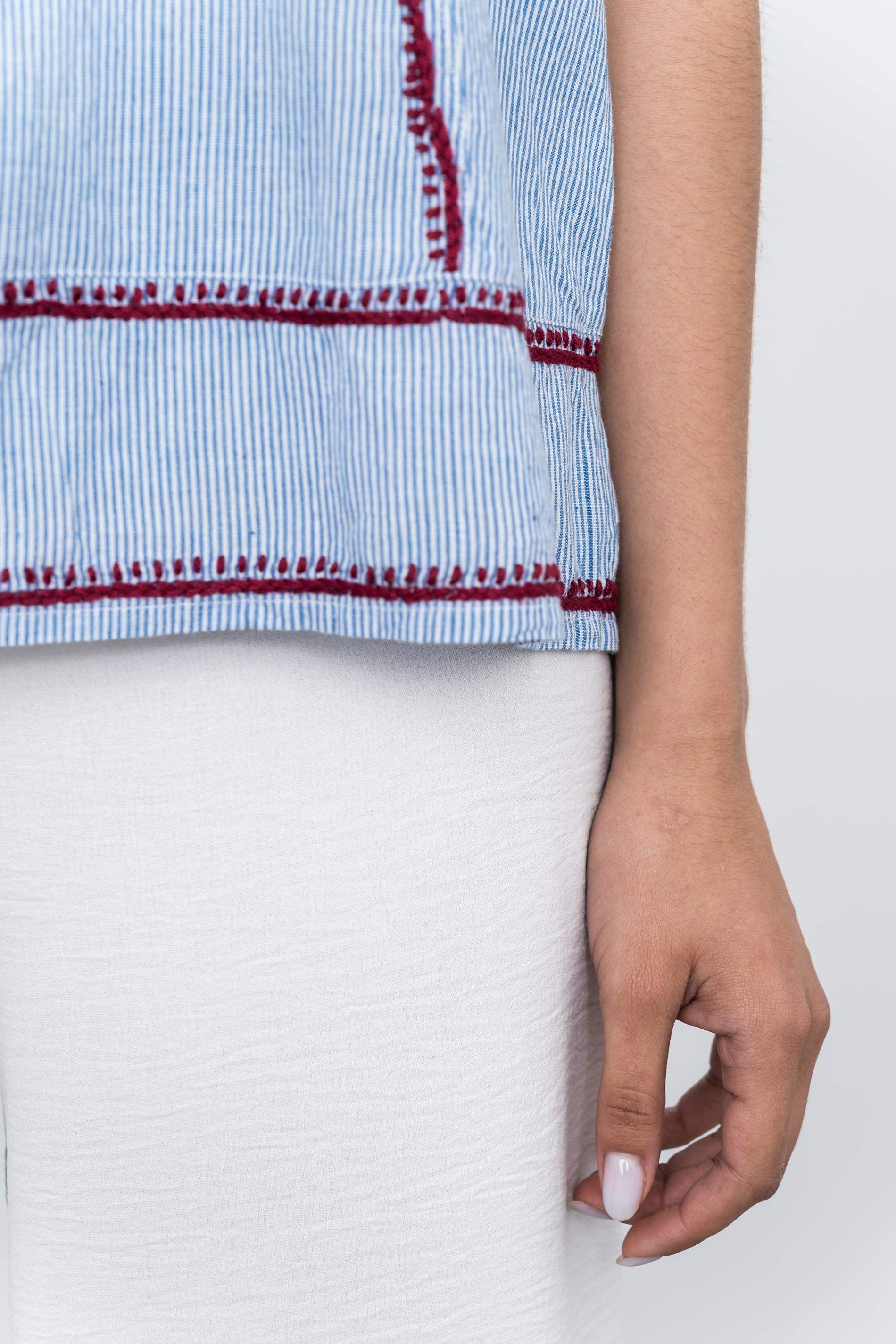 BLUSA RAYAS BORDADO COMBINADO