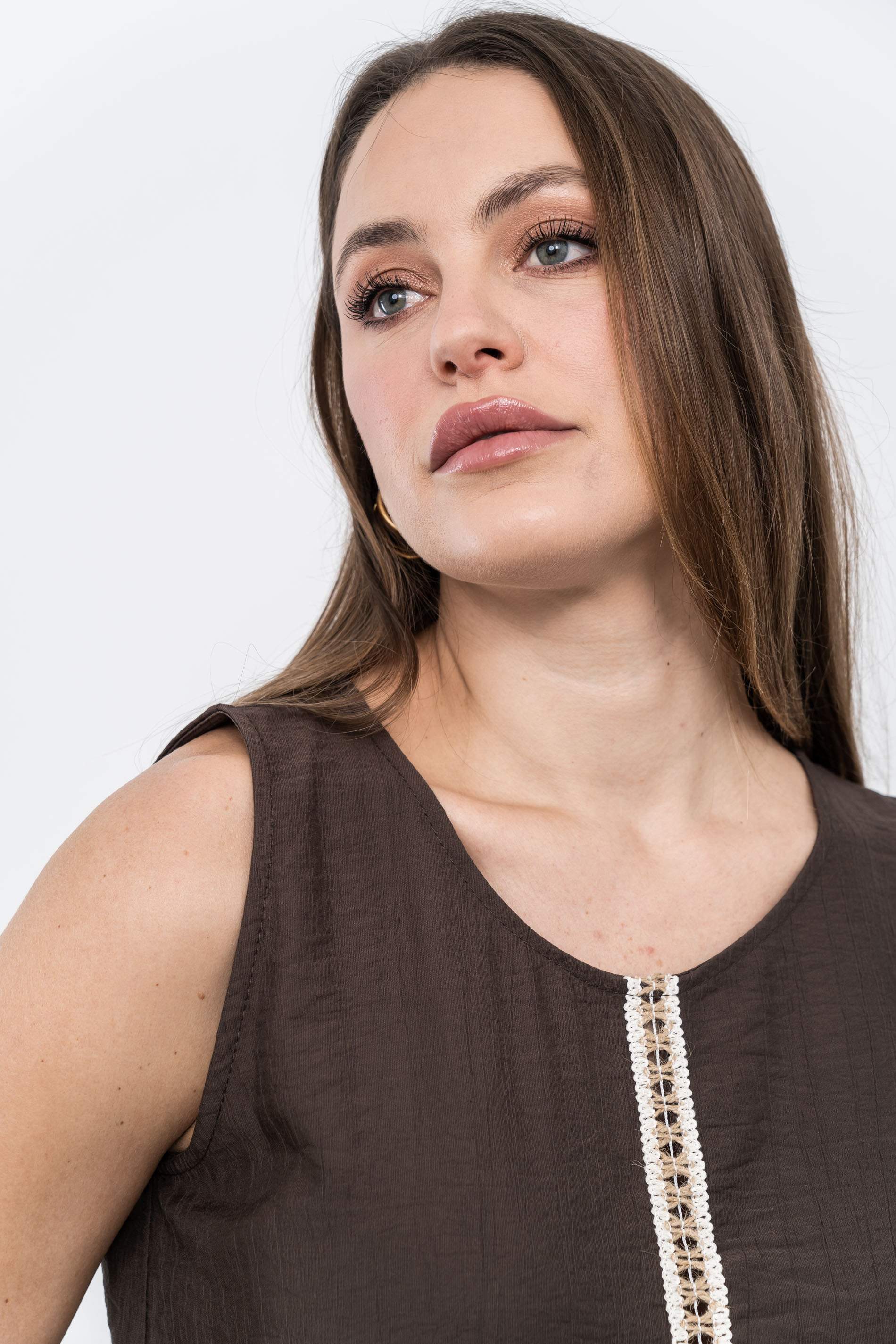 TOP DETALLE CUERDA CHOCOLATE