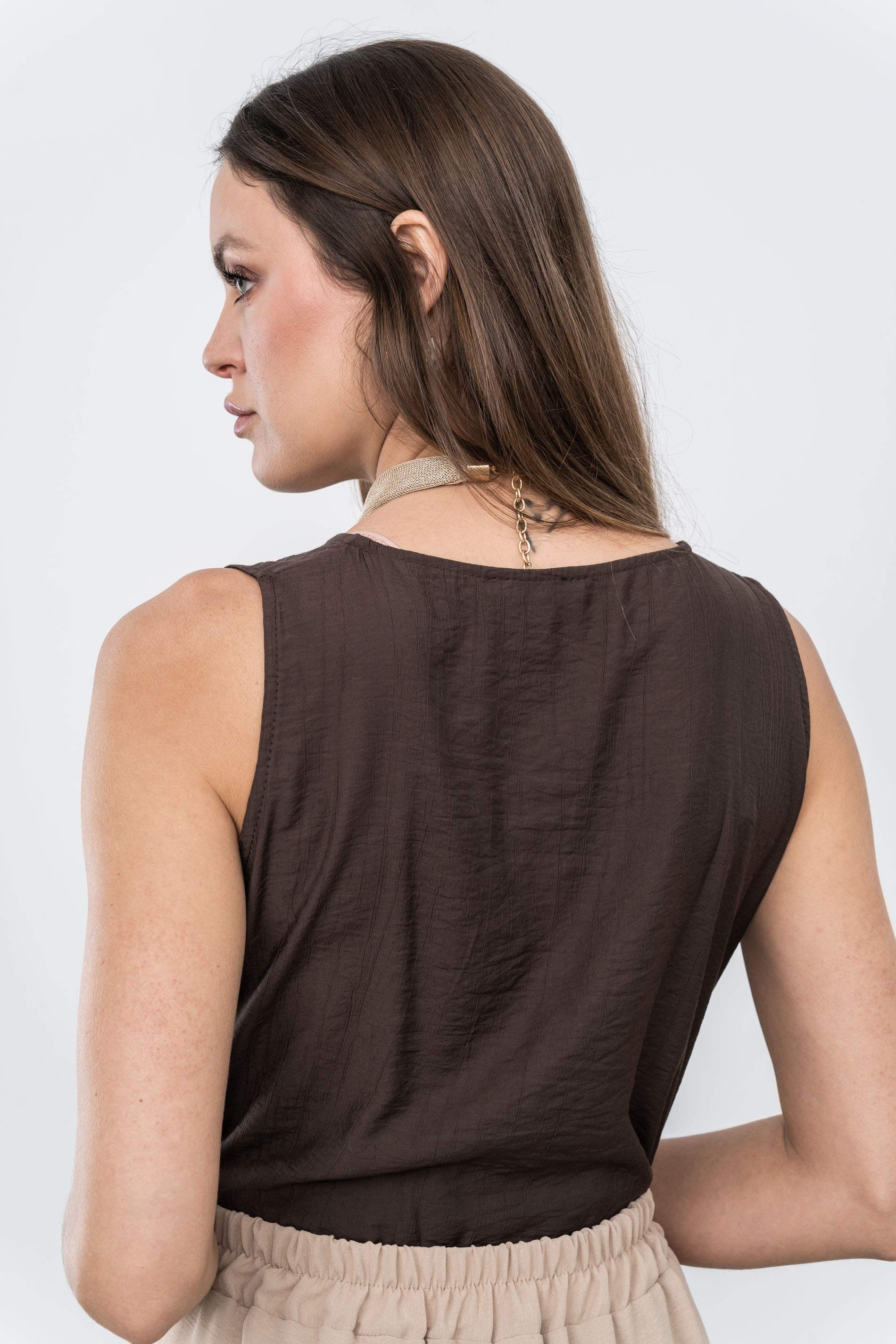 TOP DETALLE CUERDA CHOCOLATE