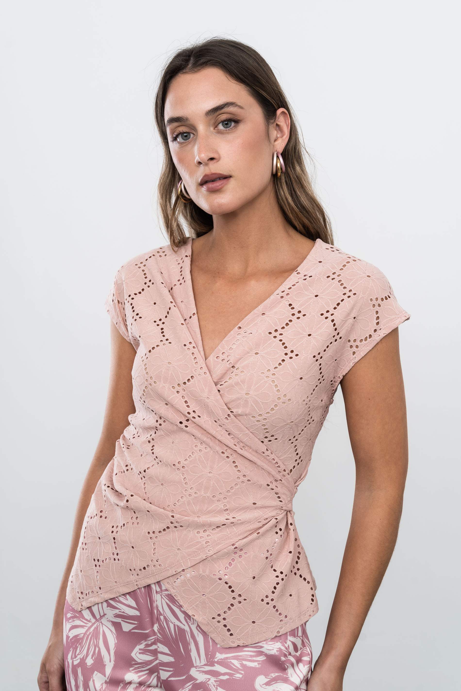 TOP RECOGIDO CALADOS NUDE