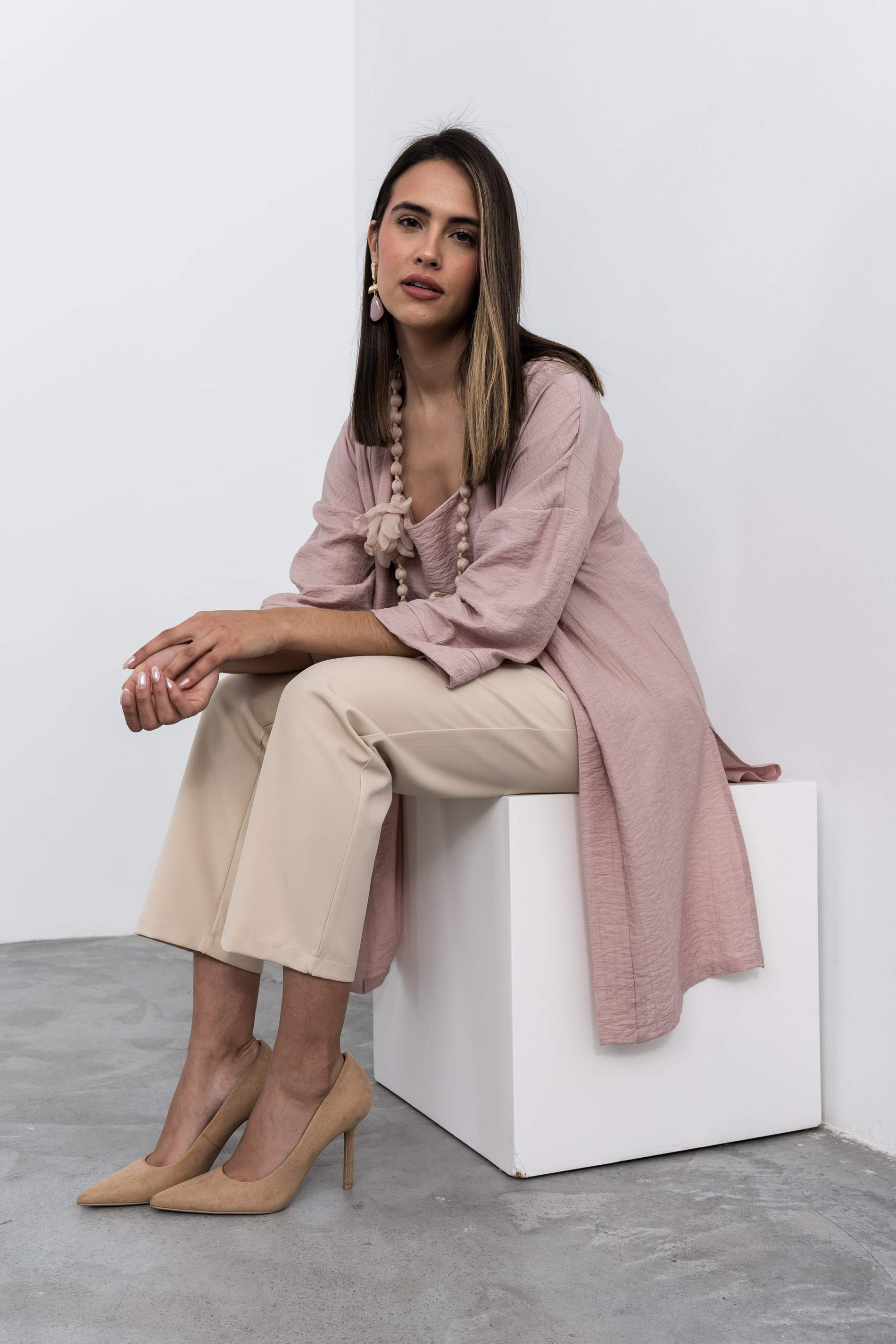 KIMONO LARGO ABERTURAS NUDE