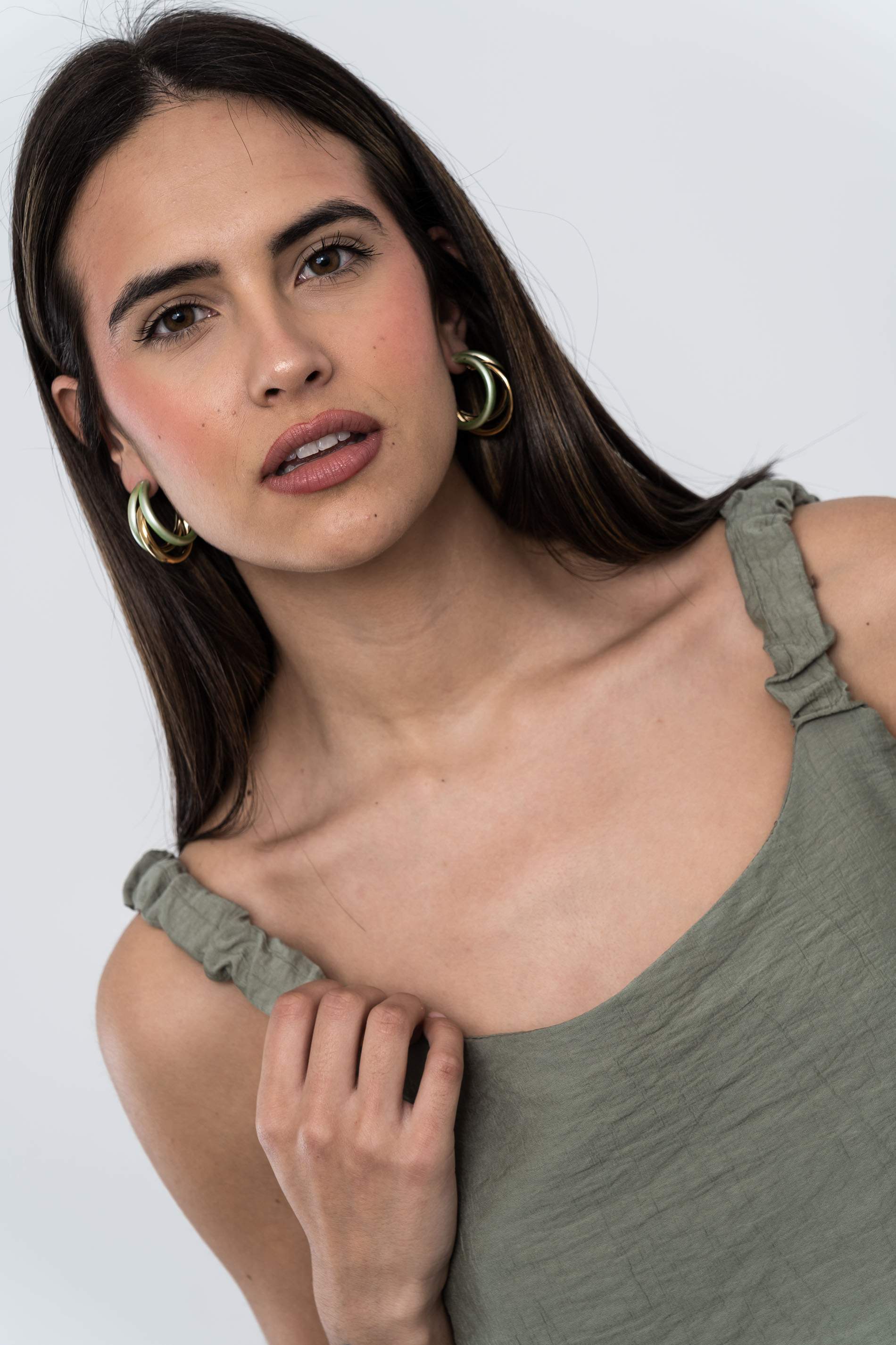 TOP TIRANTE FRUNCIDO KAKI