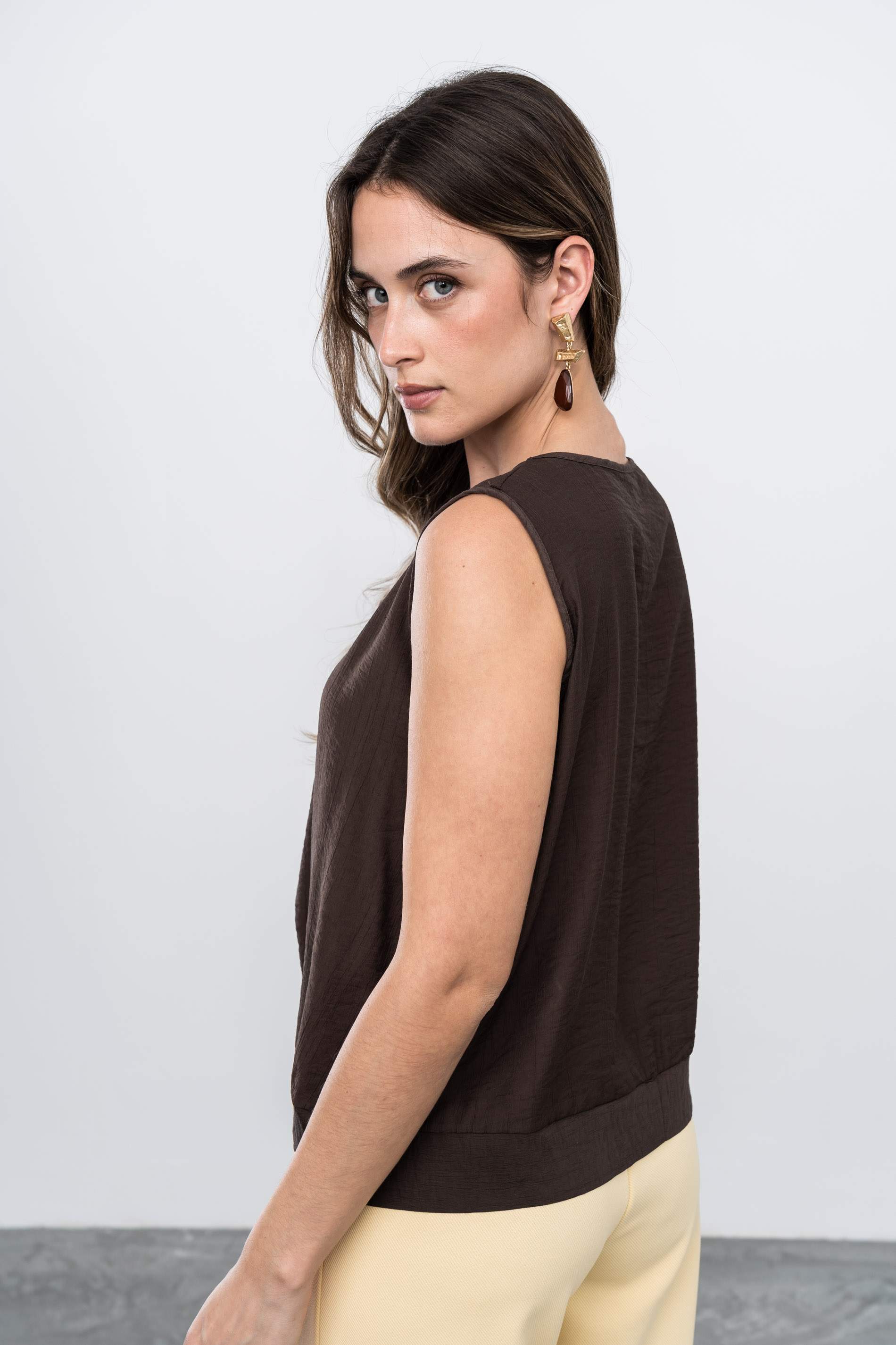 TOP DETALLE NUDO CHOCOLATE