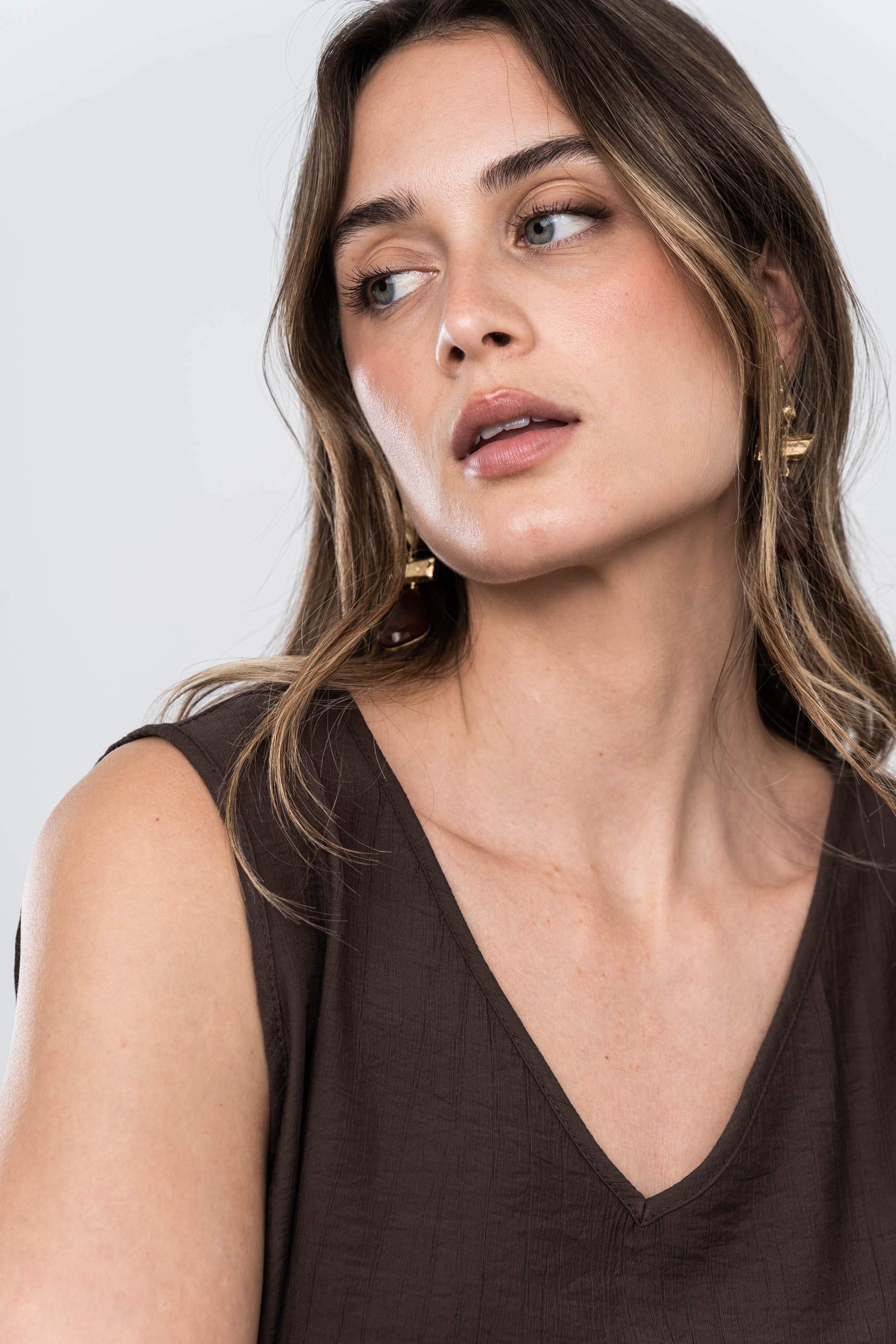 TOP DETALLE NUDO CHOCOLATE