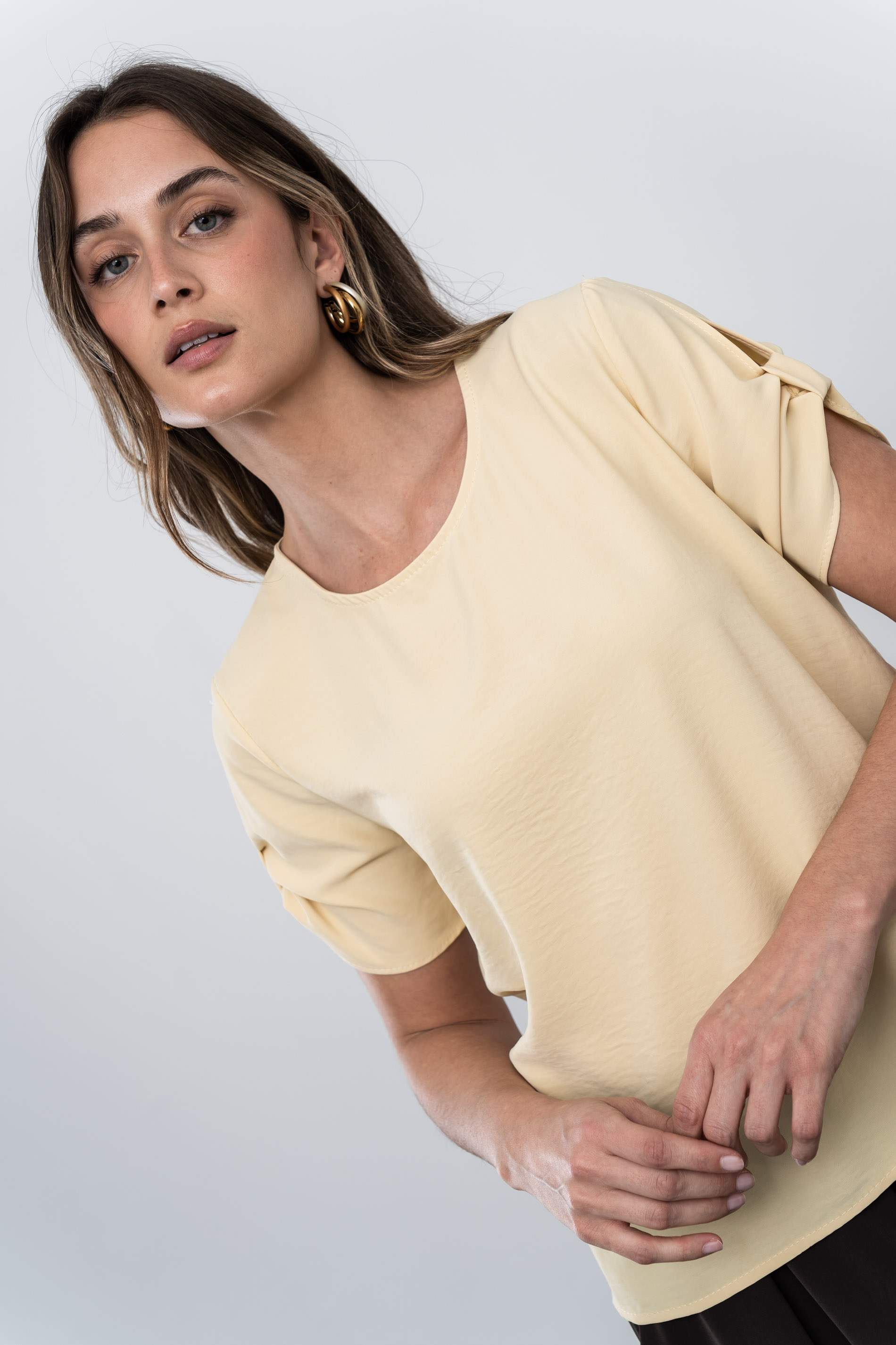 BLUSA MANGA CORTA RECOGIDA VAINILLA