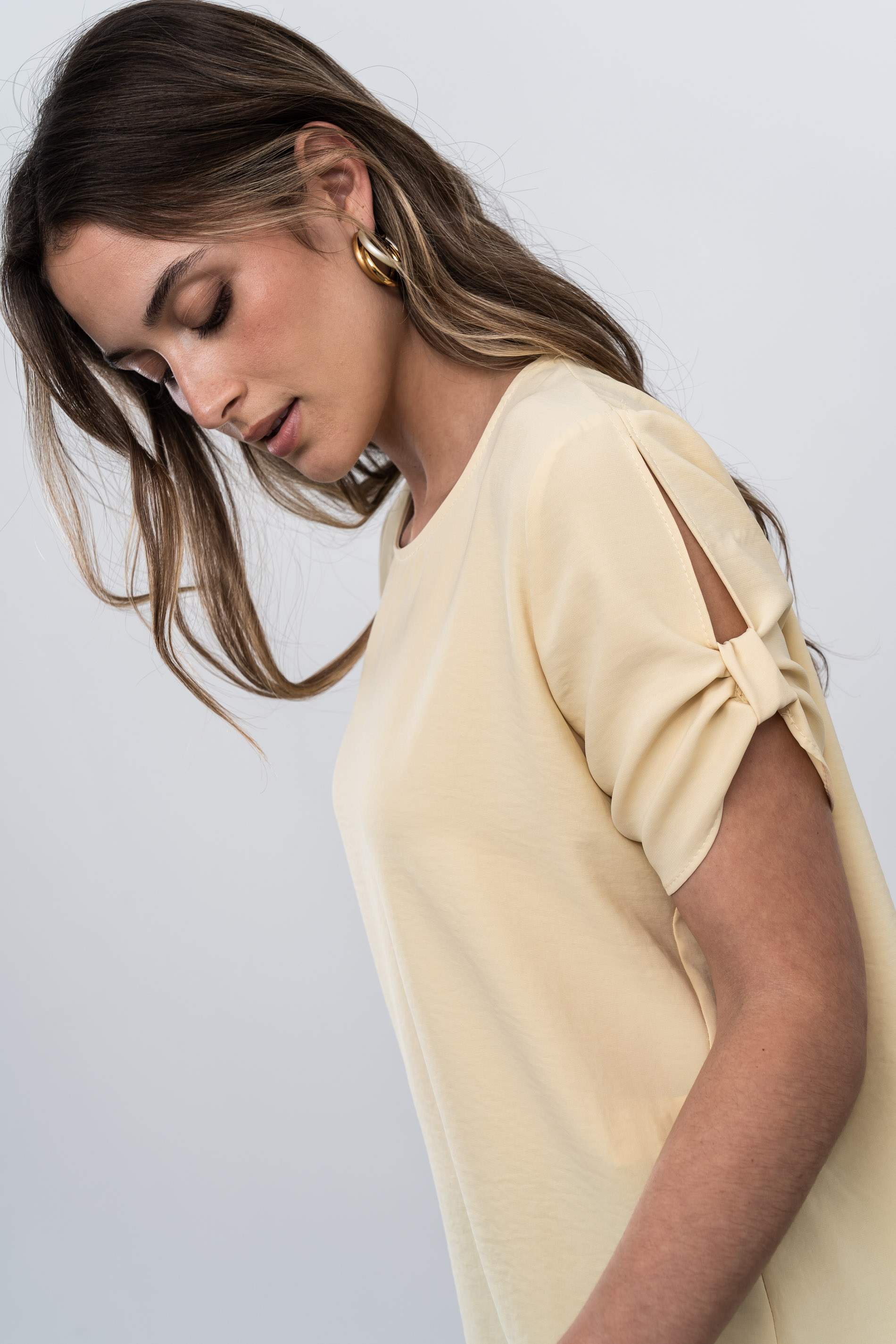 BLUSA MANGA CORTA RECOGIDA VAINILLA