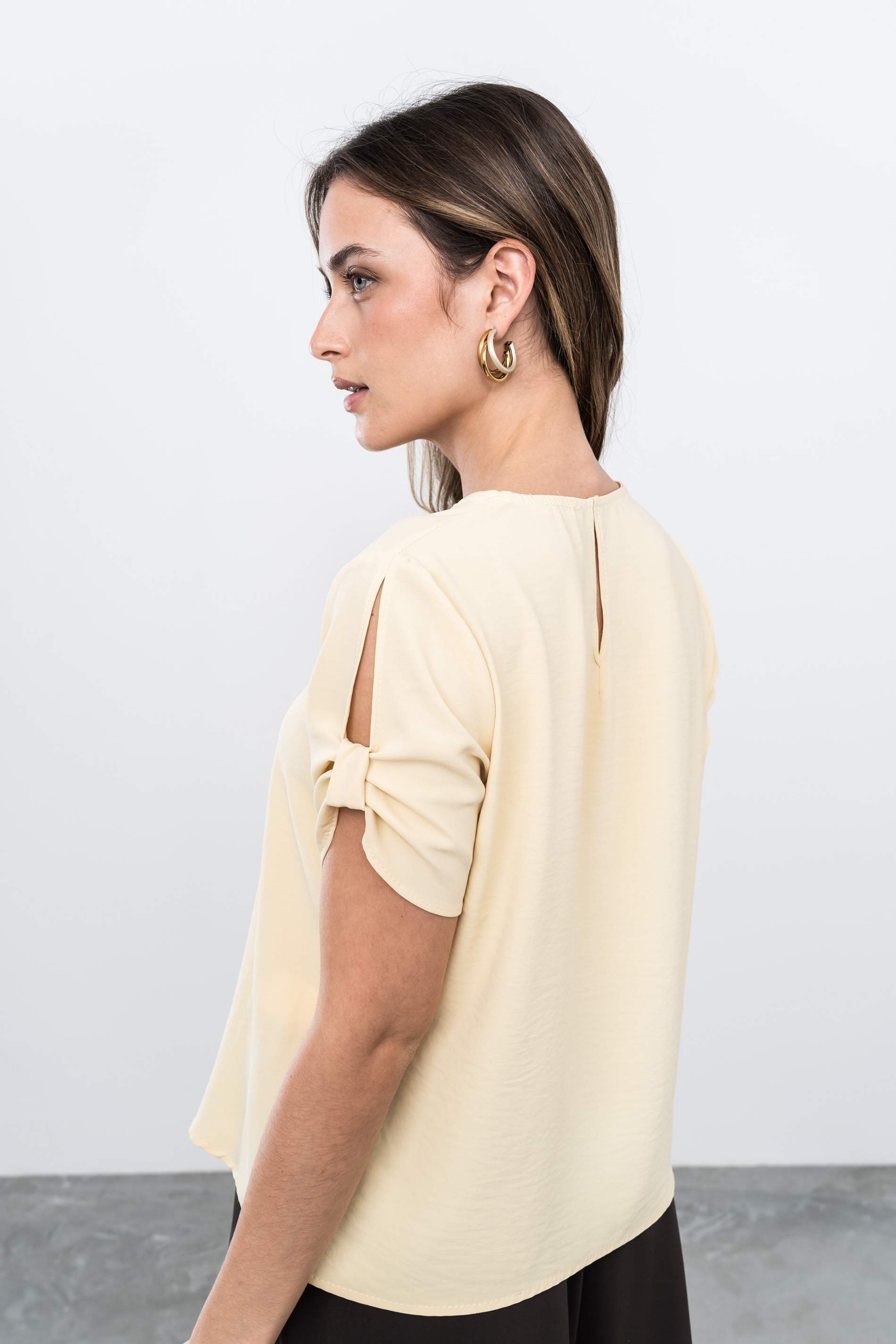 BLUSA MANGA CORTA RECOGIDA VAINILLA