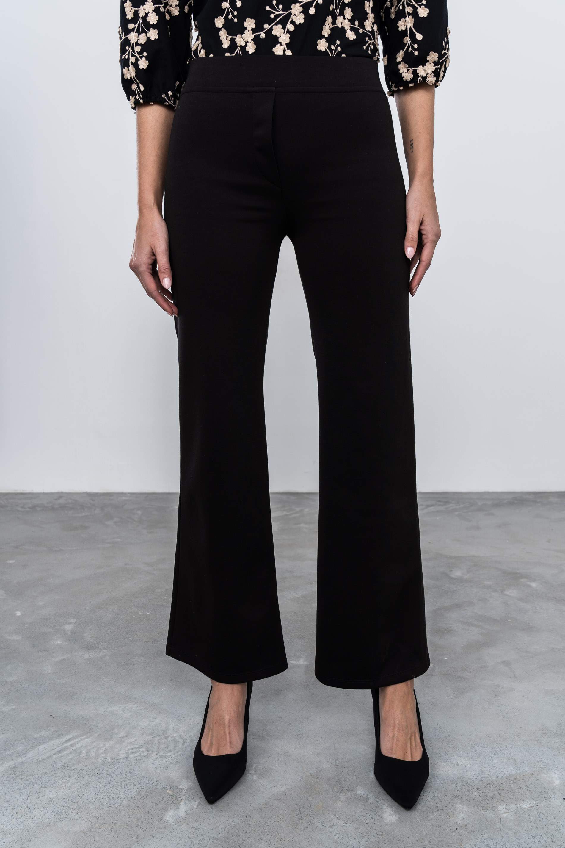 PANTALÓN RECTO NEGRO