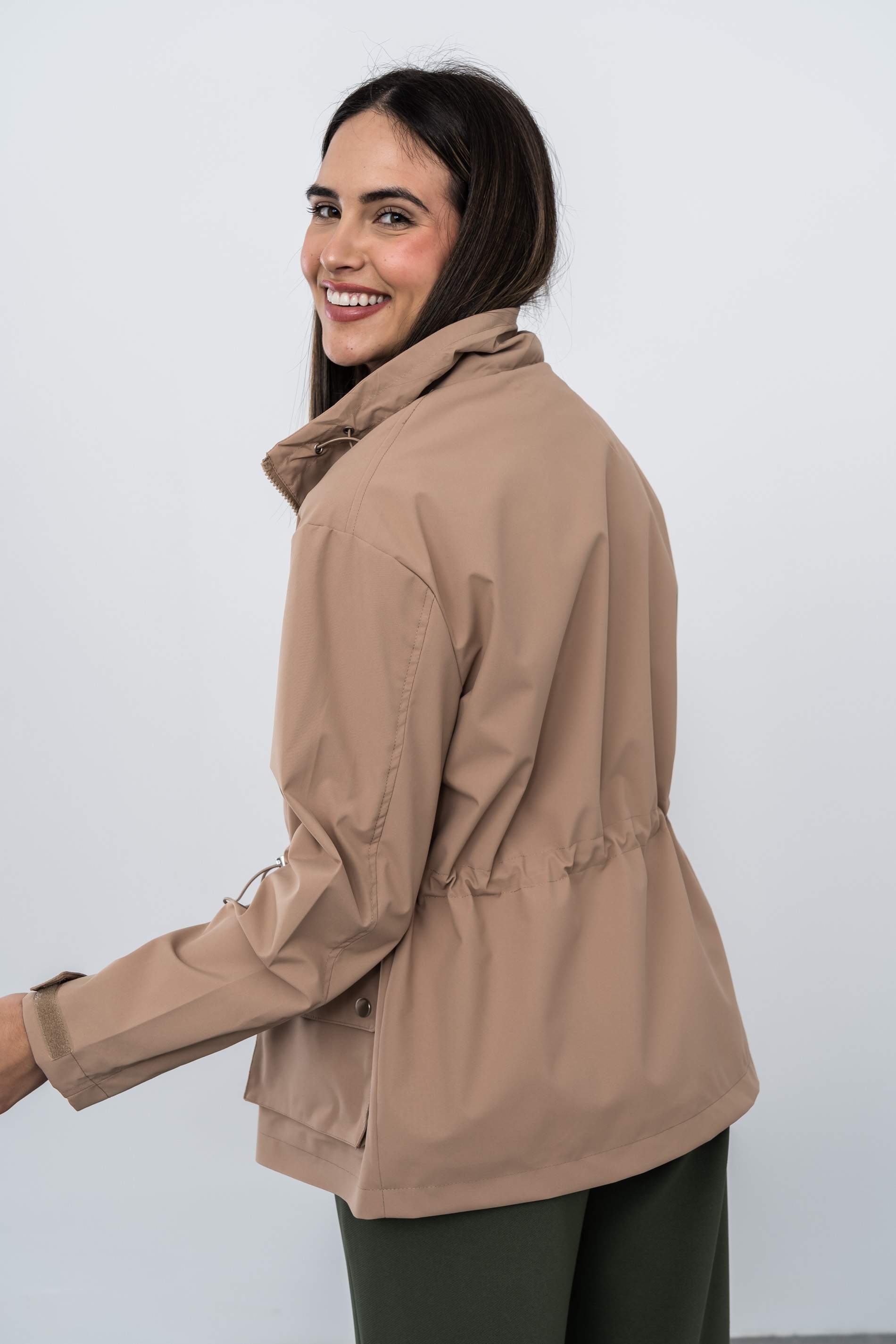 CORTAVIENTOS BOLSILLOS CAMEL