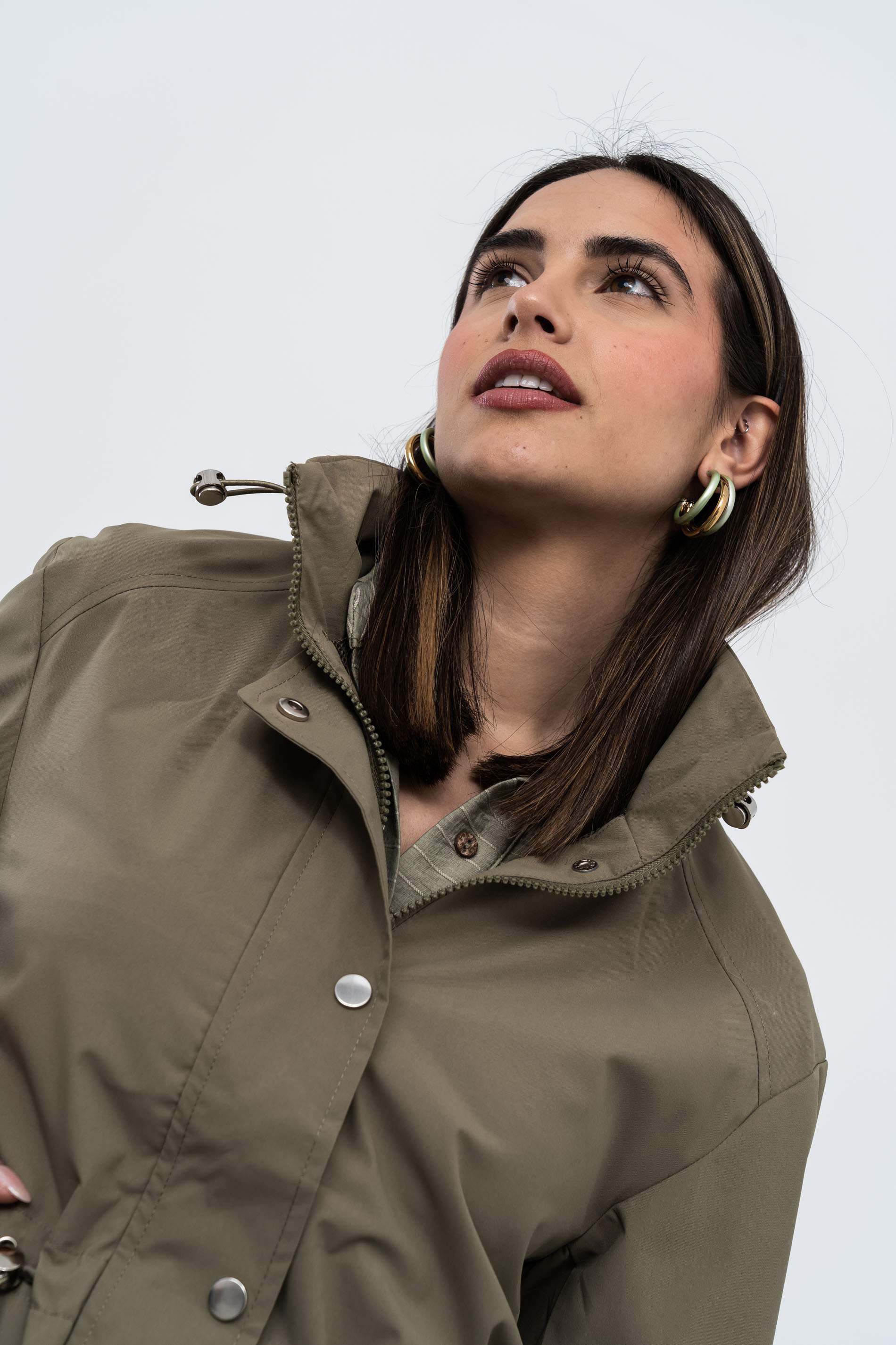 CORTAVIENTOS BOLSILLOS KAKI