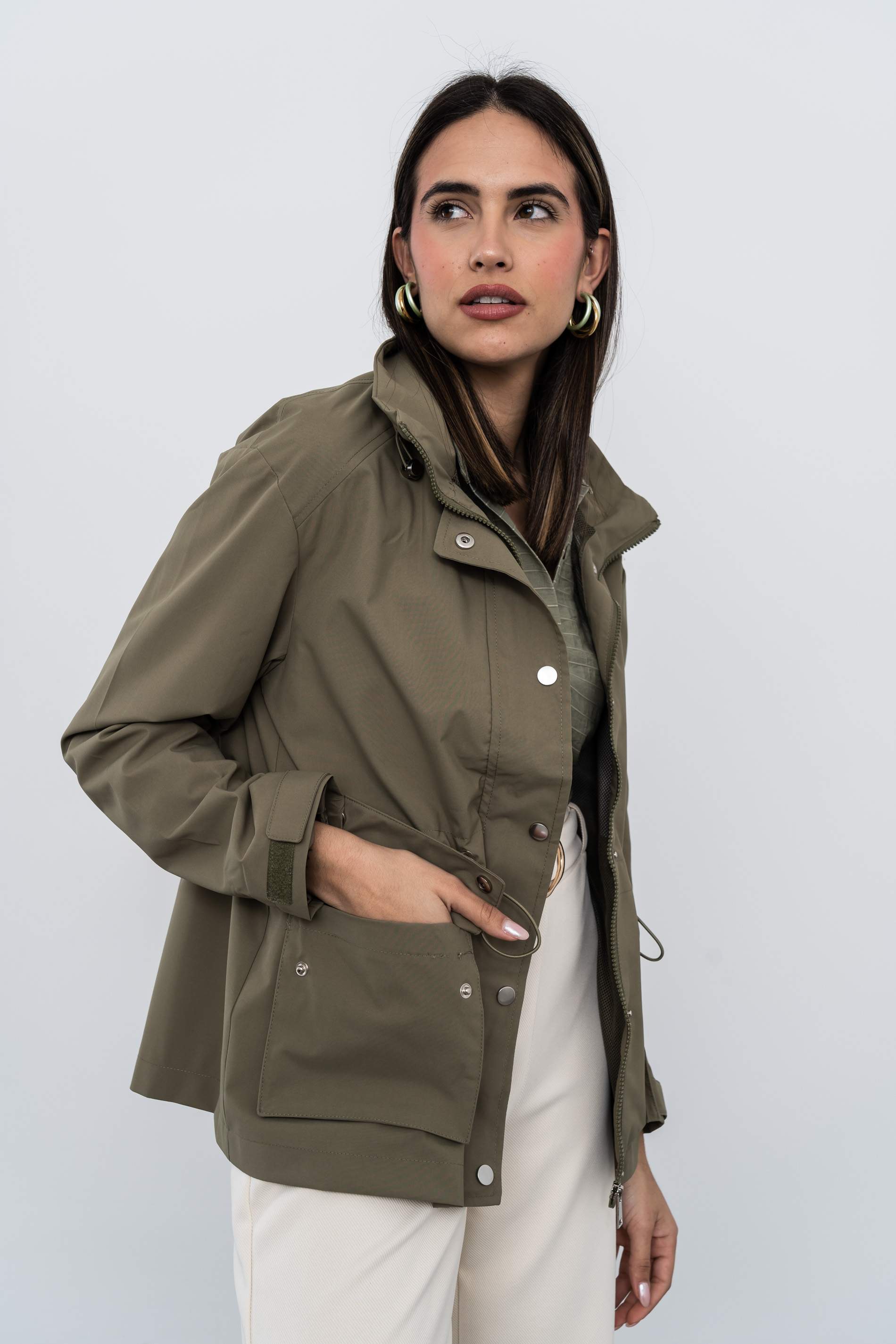 CORTAVIENTOS BOLSILLOS KAKI