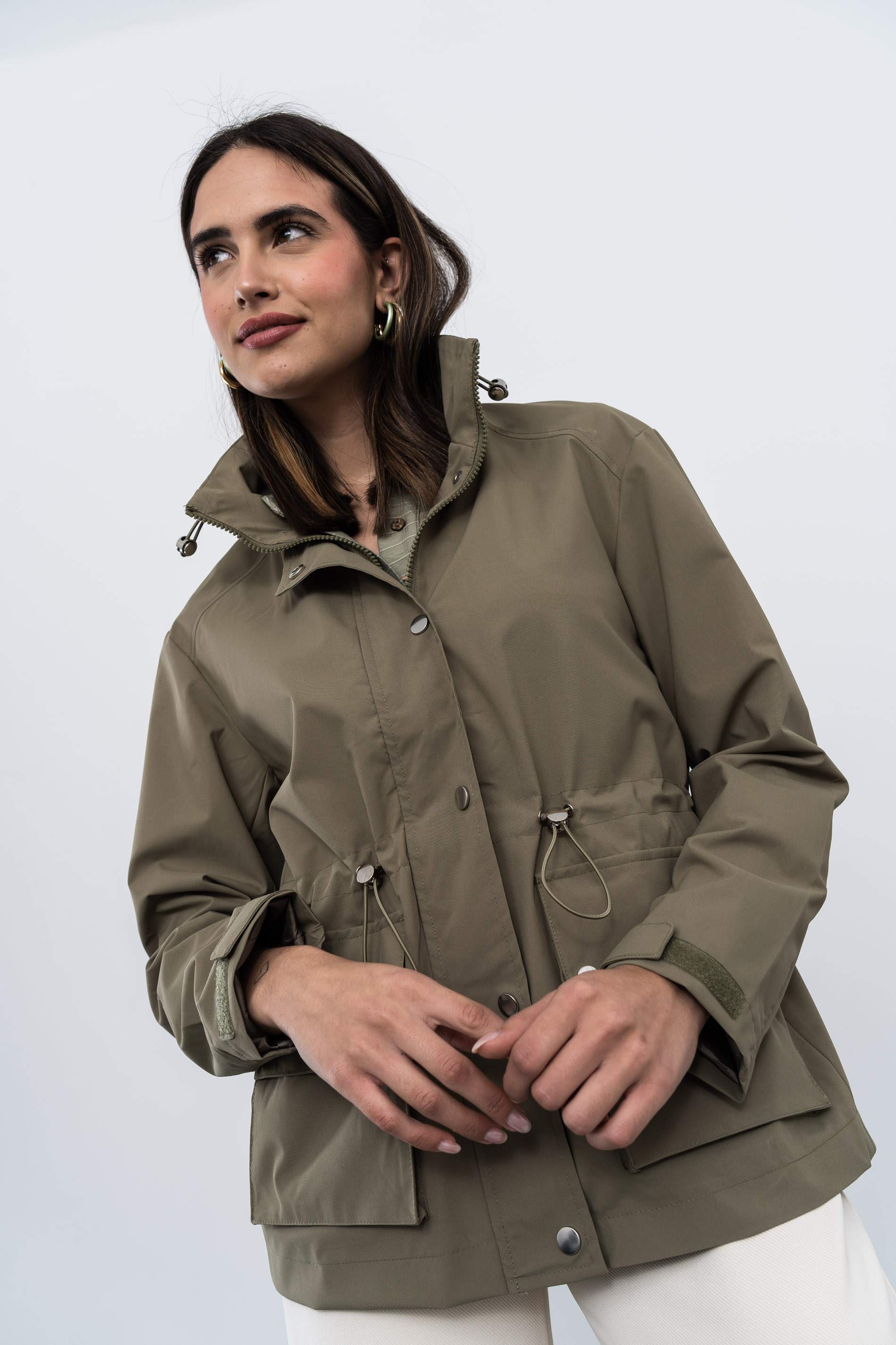 CORTAVIENTOS BOLSILLOS KAKI