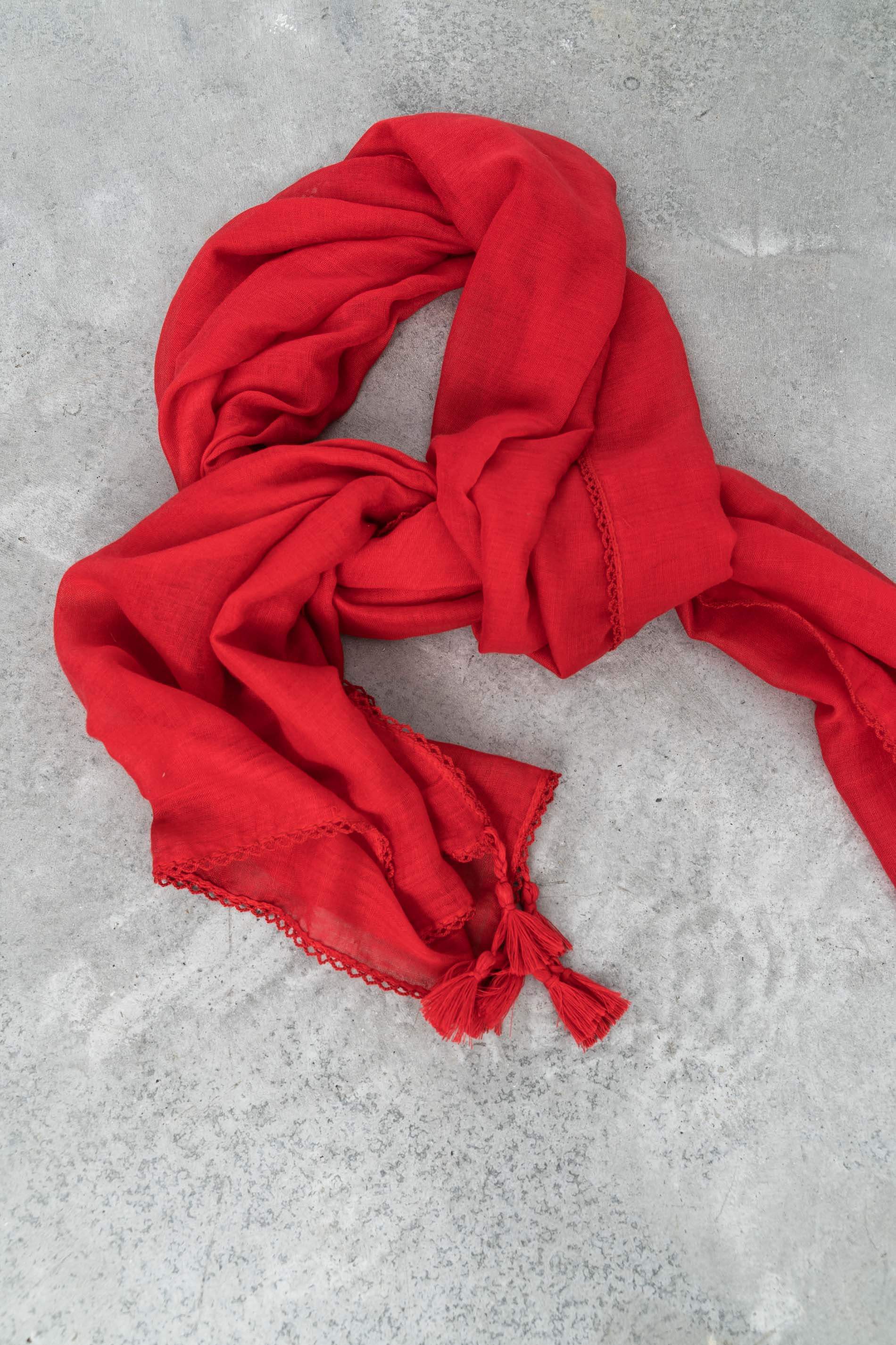 FOULARD POMPONES ROJO