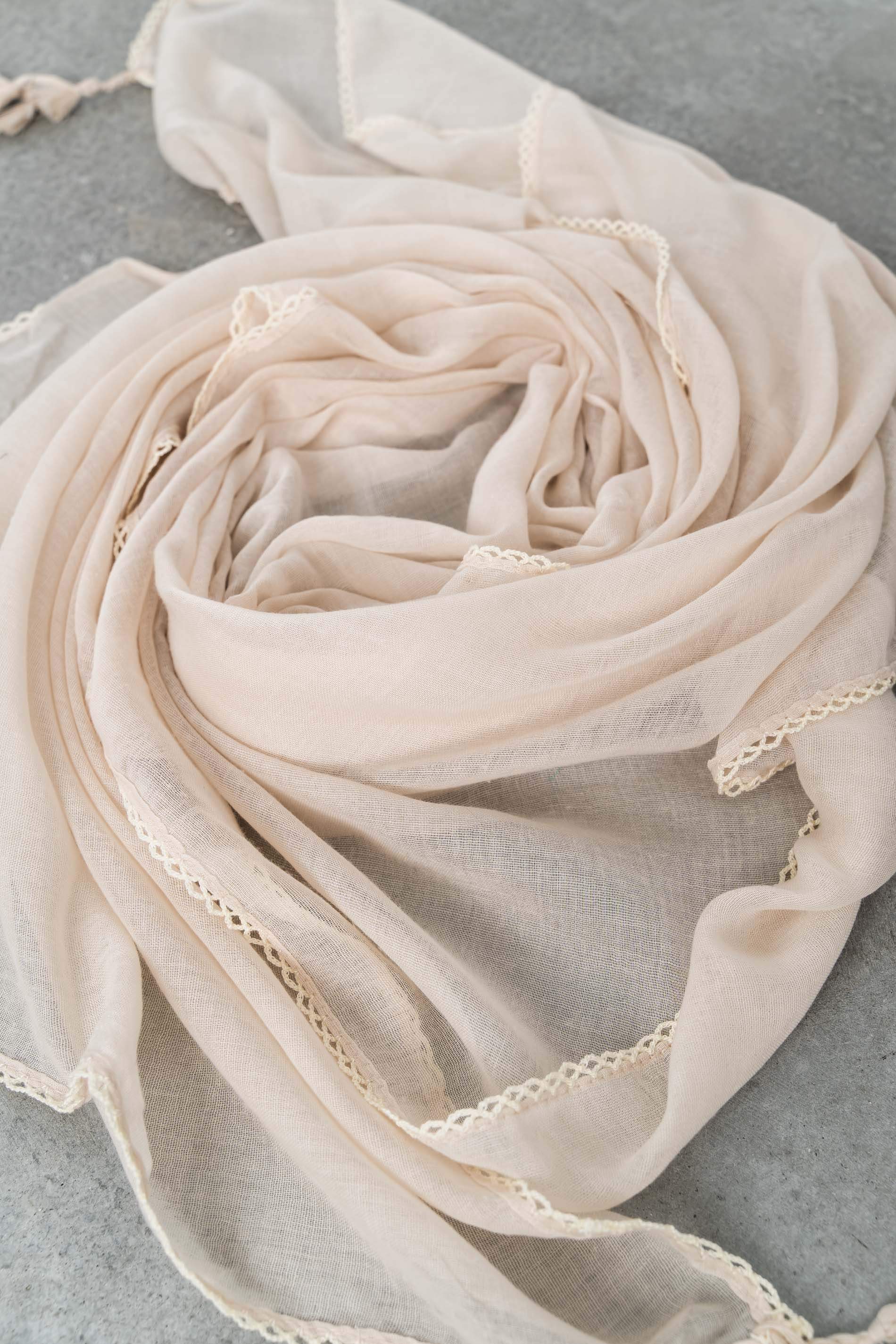 FOULARD POMPONES BEIGE
