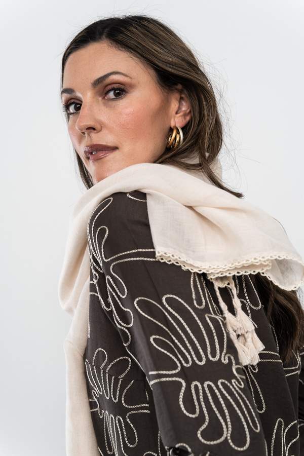 FOULARD POMPONES BEIGE