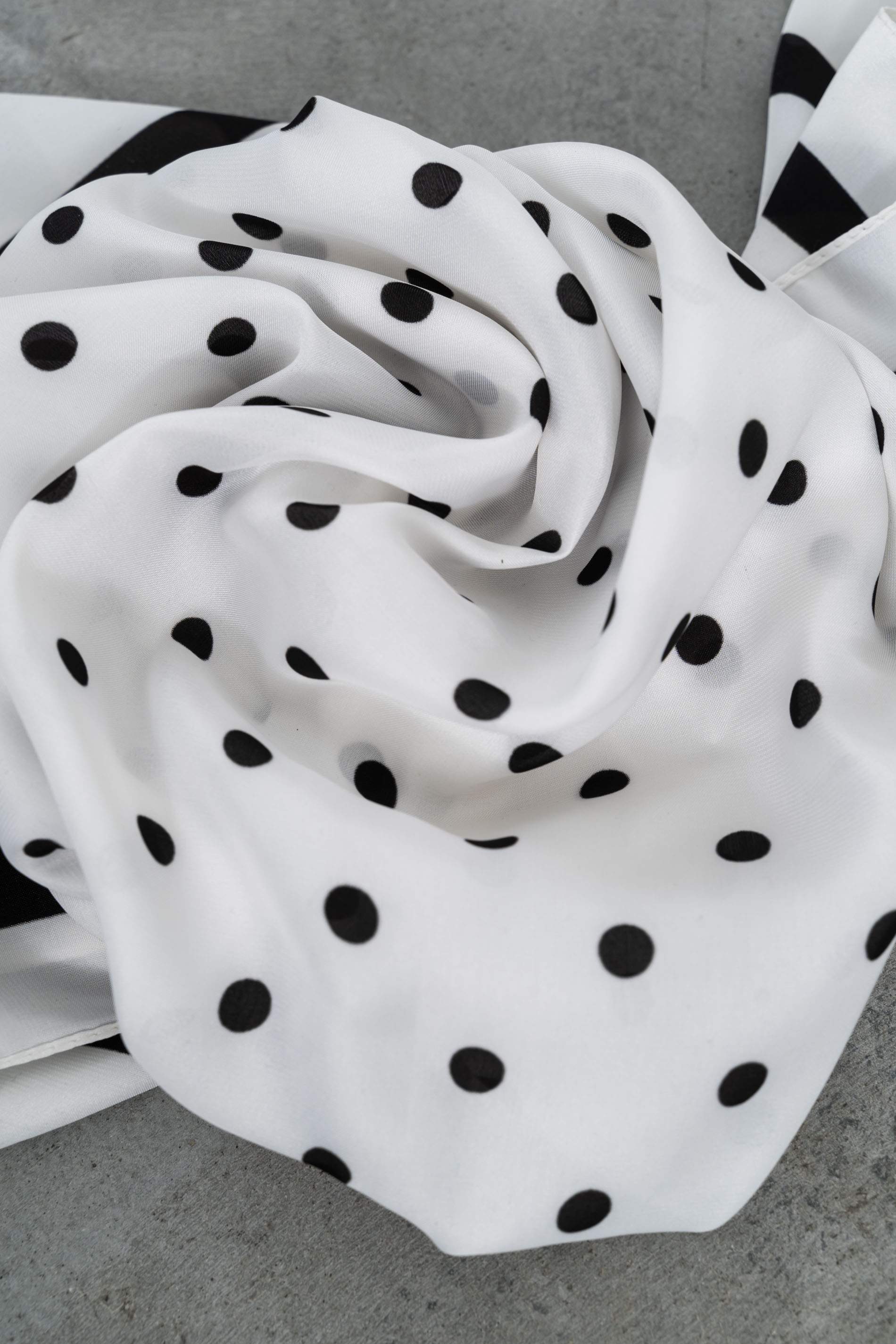 PAÑUELO EFECTO SEDA TOPOS