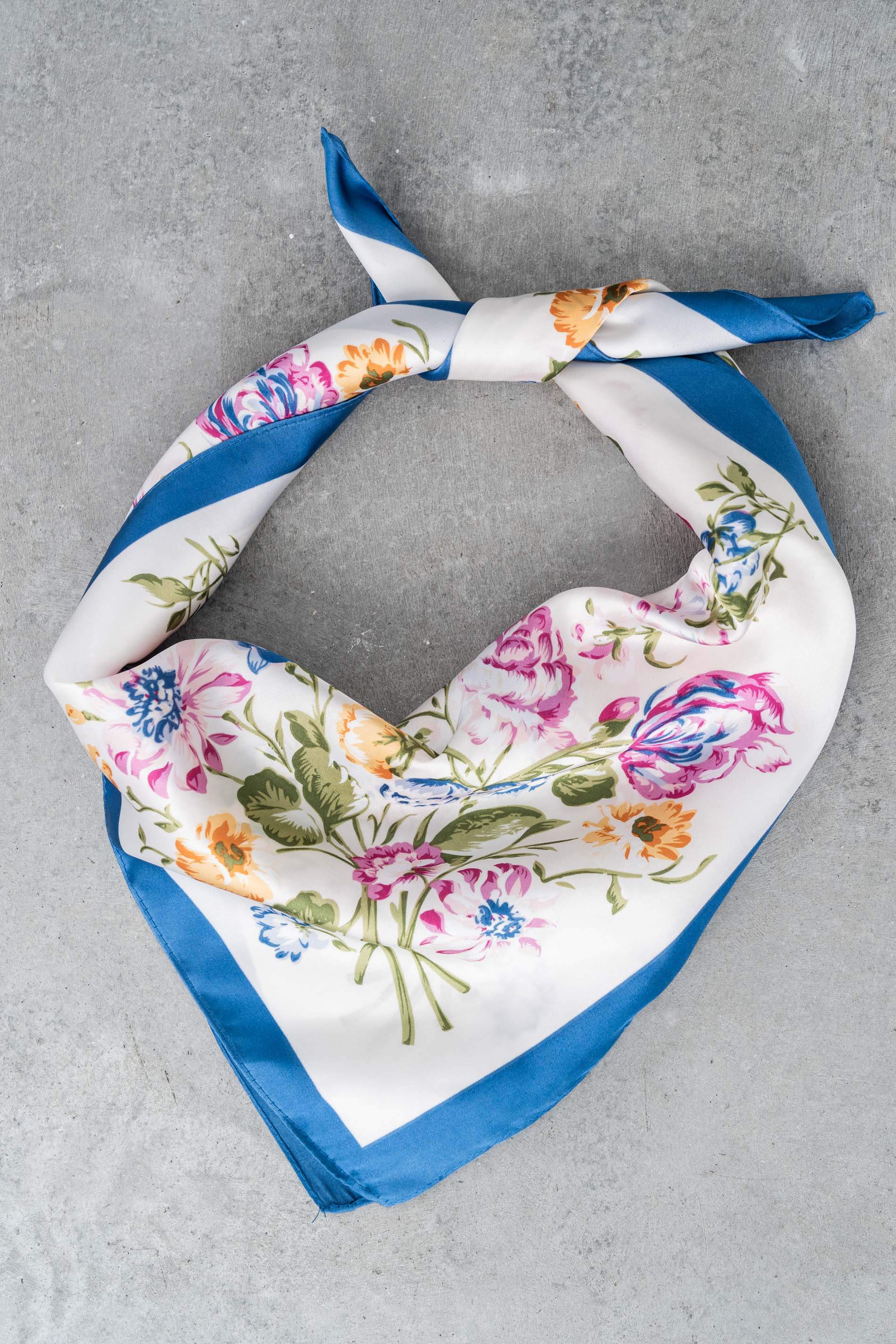 PAÑUELO EFECTO SEDA FLORAL