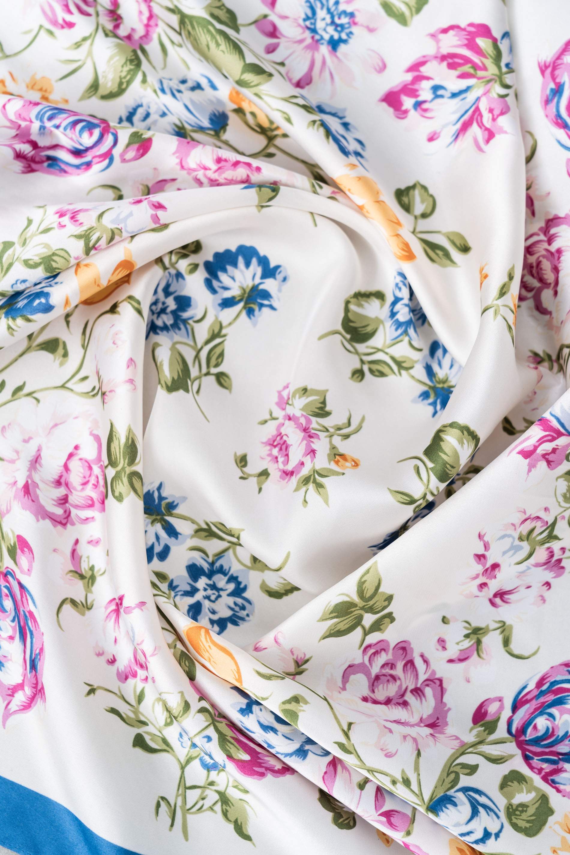 PAÑUELO EFECTO SEDA FLORAL