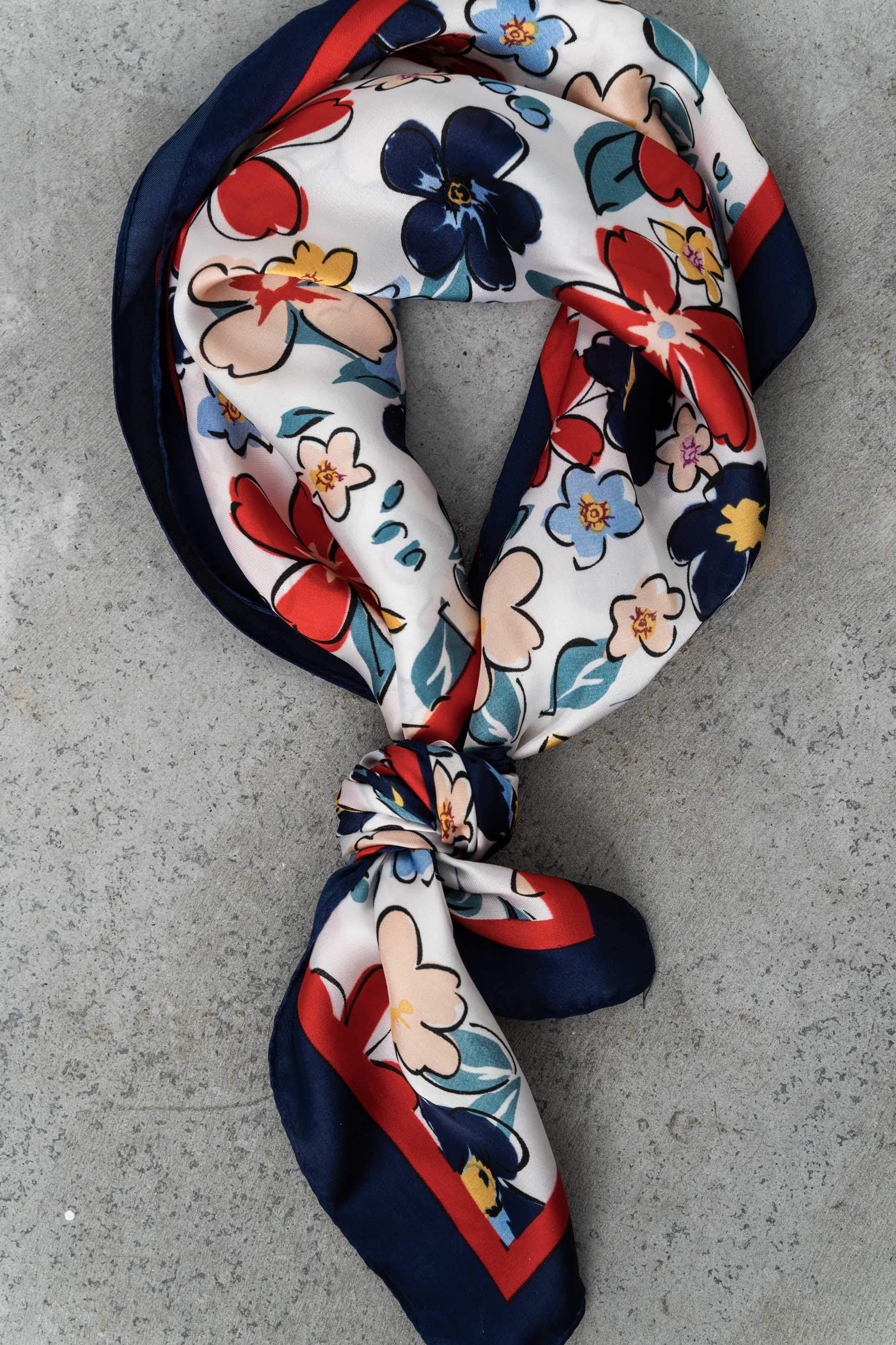 PAÑUELO EFECTO SEDA FLOR