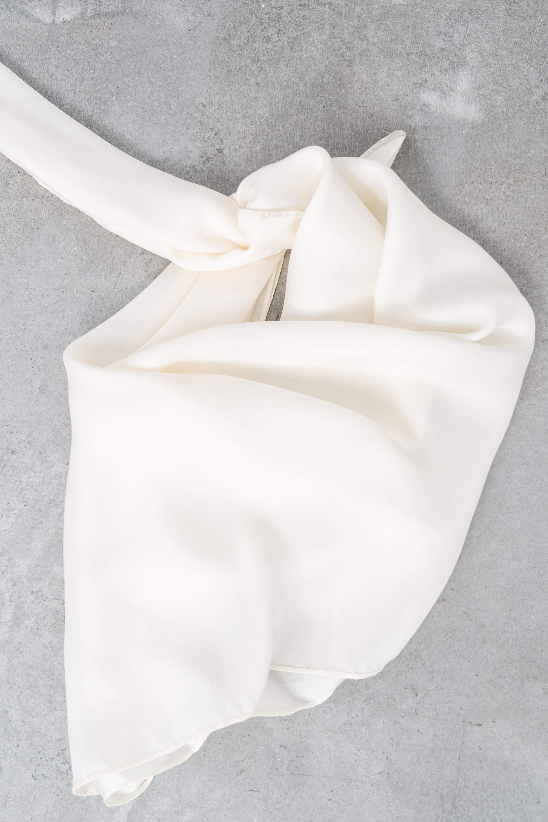 PAÑUELO EFECTO SEDA CRUDO