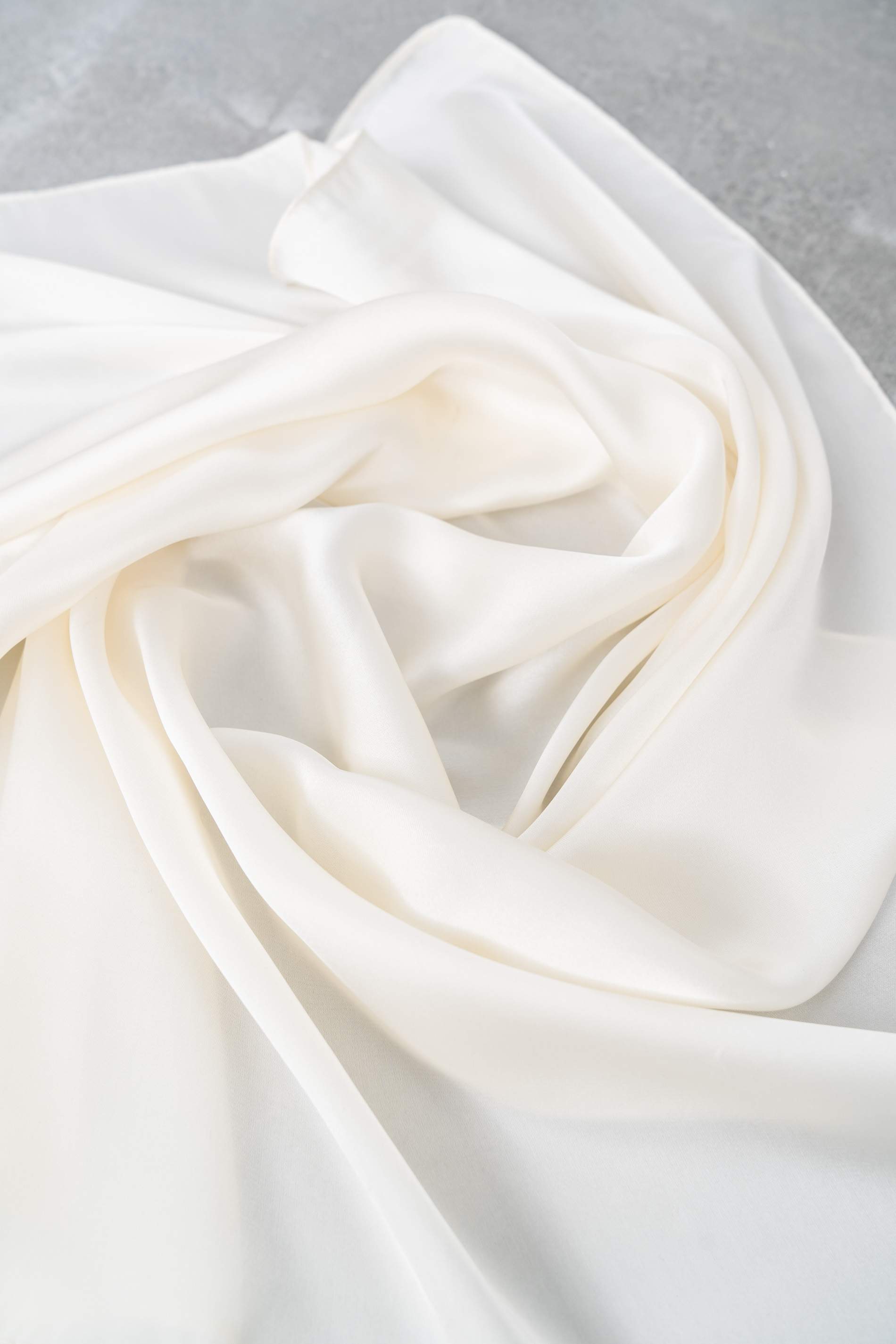 PAÑUELO EFECTO SEDA CRUDO