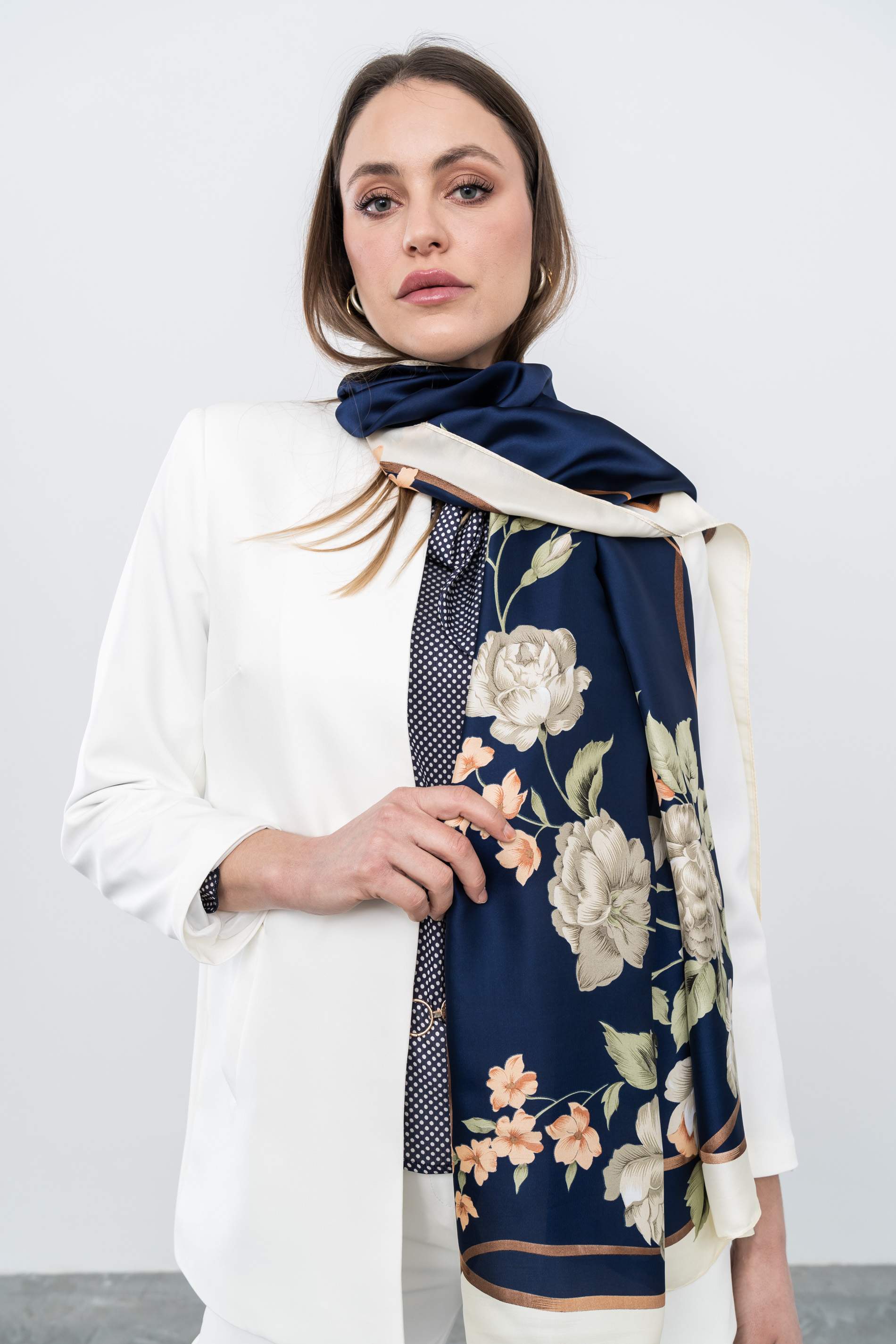FOULARD EFECTO SEDA FLOR