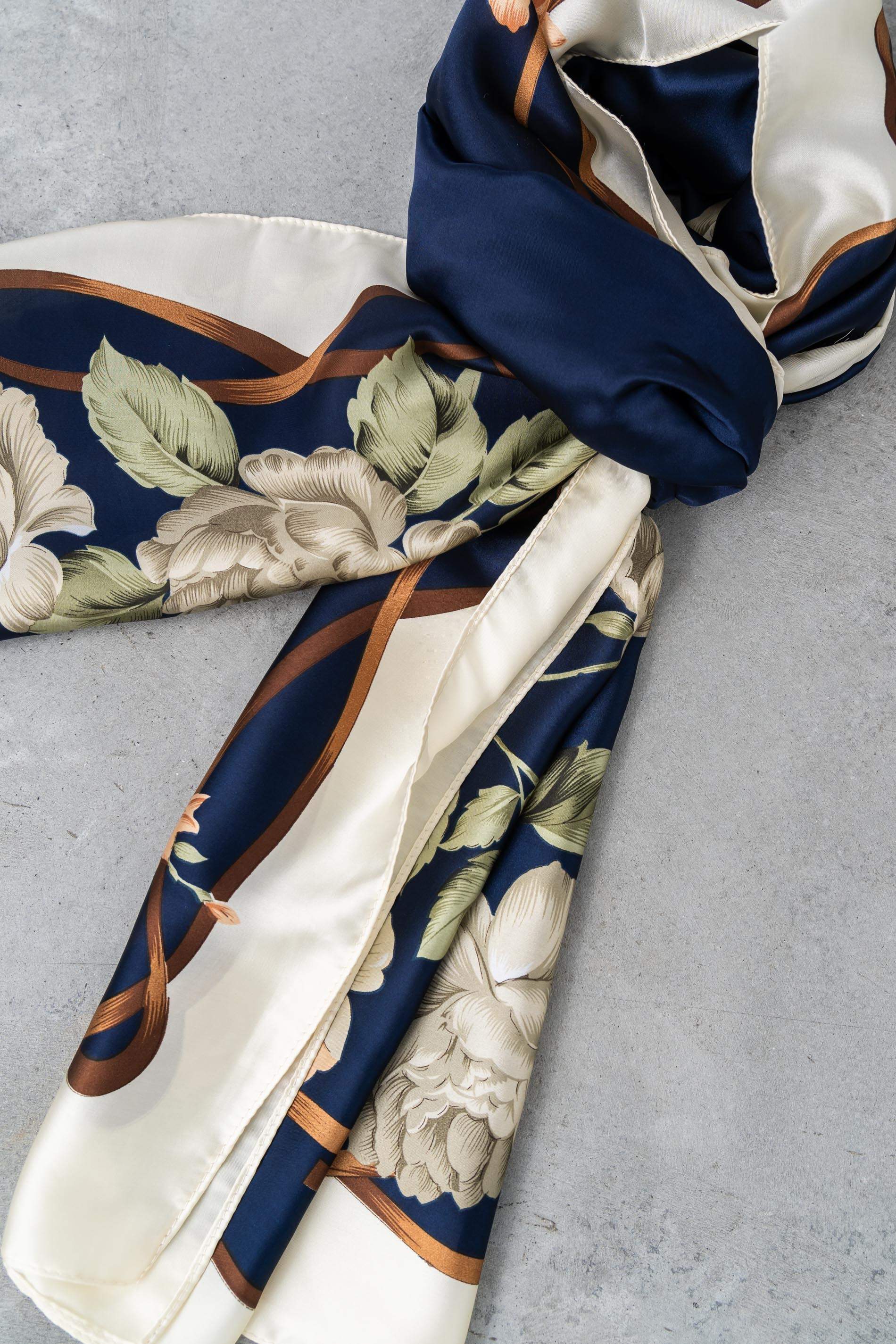 FOULARD EFECTO SEDA FLOR