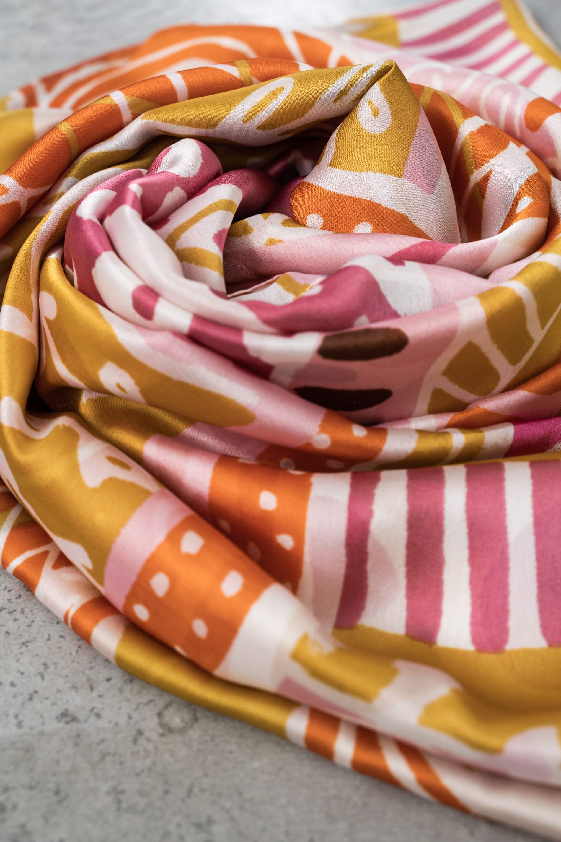 FOULARD EFECTO SEDA MOSAICO MANDARINA