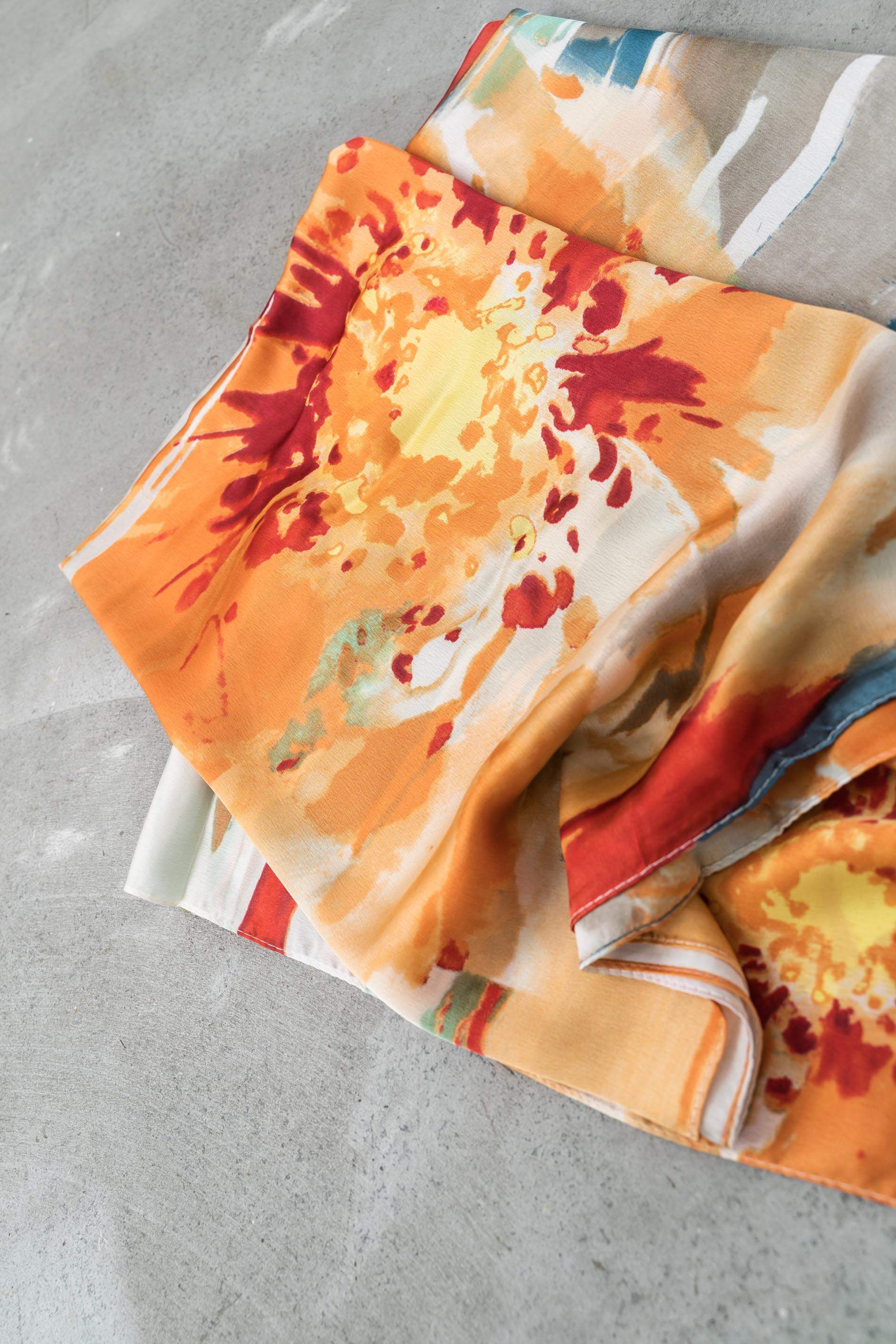 FOULARD EFECTO SEDA PINCELADAS MOSTAZA