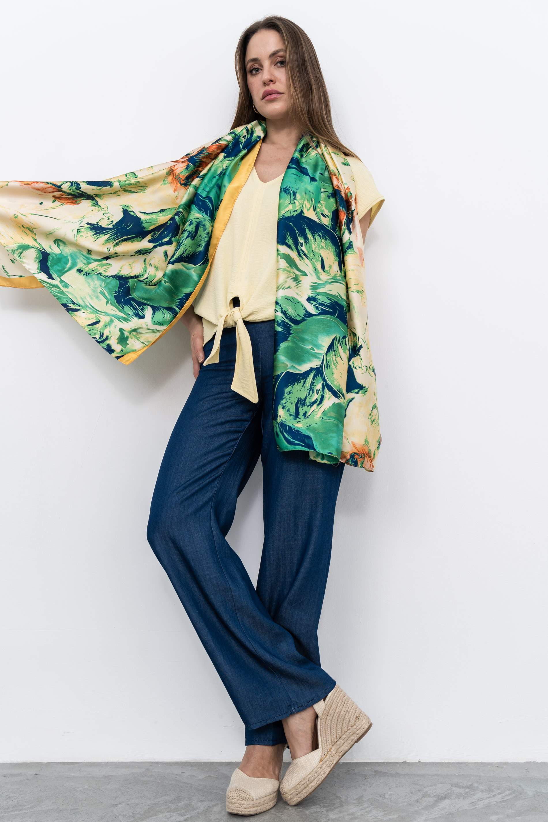 FOULARD EFECTO SEDA HOJAS AMARILLO