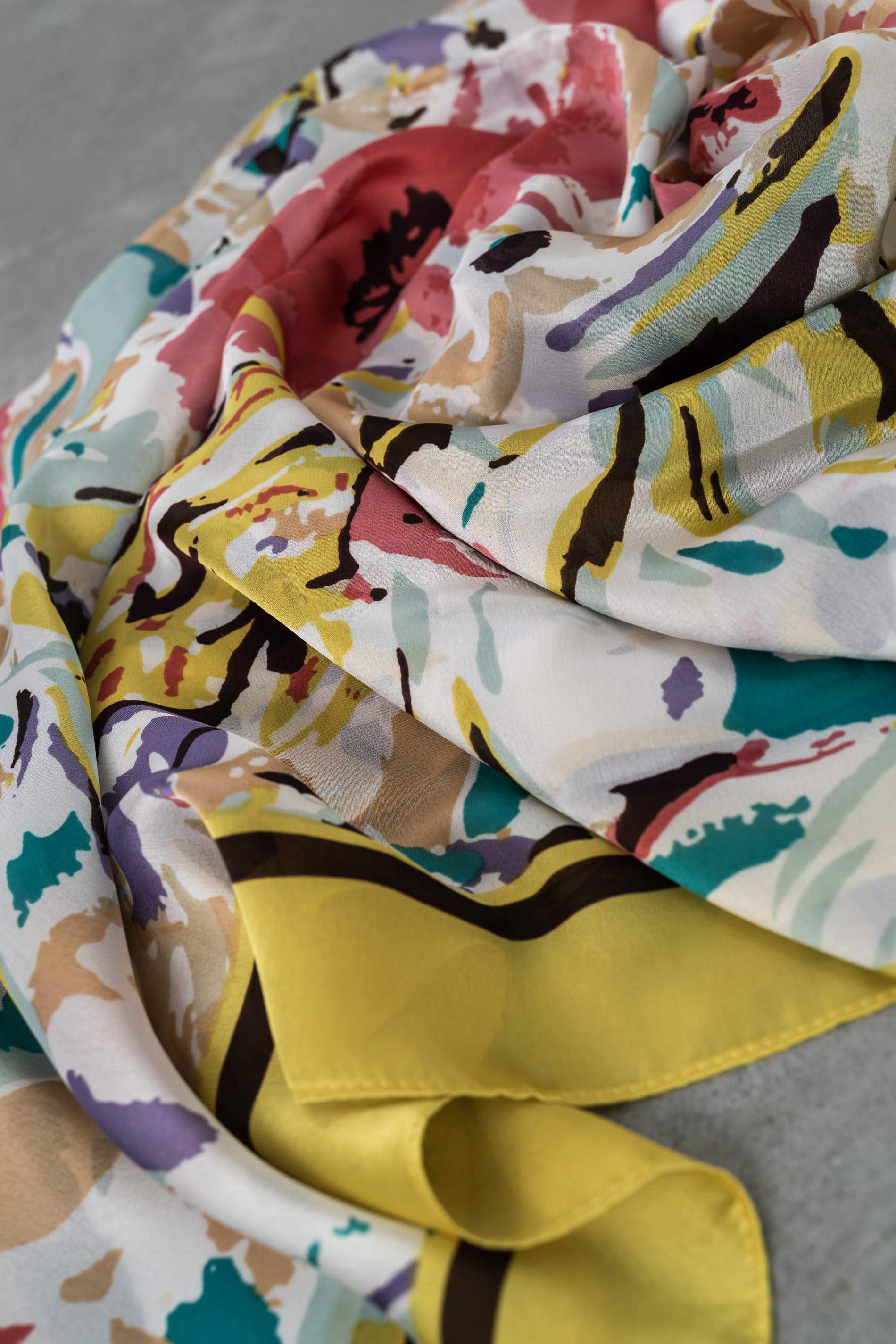 FOULARD EFECTO SEDA TRAZOS AMARILLO