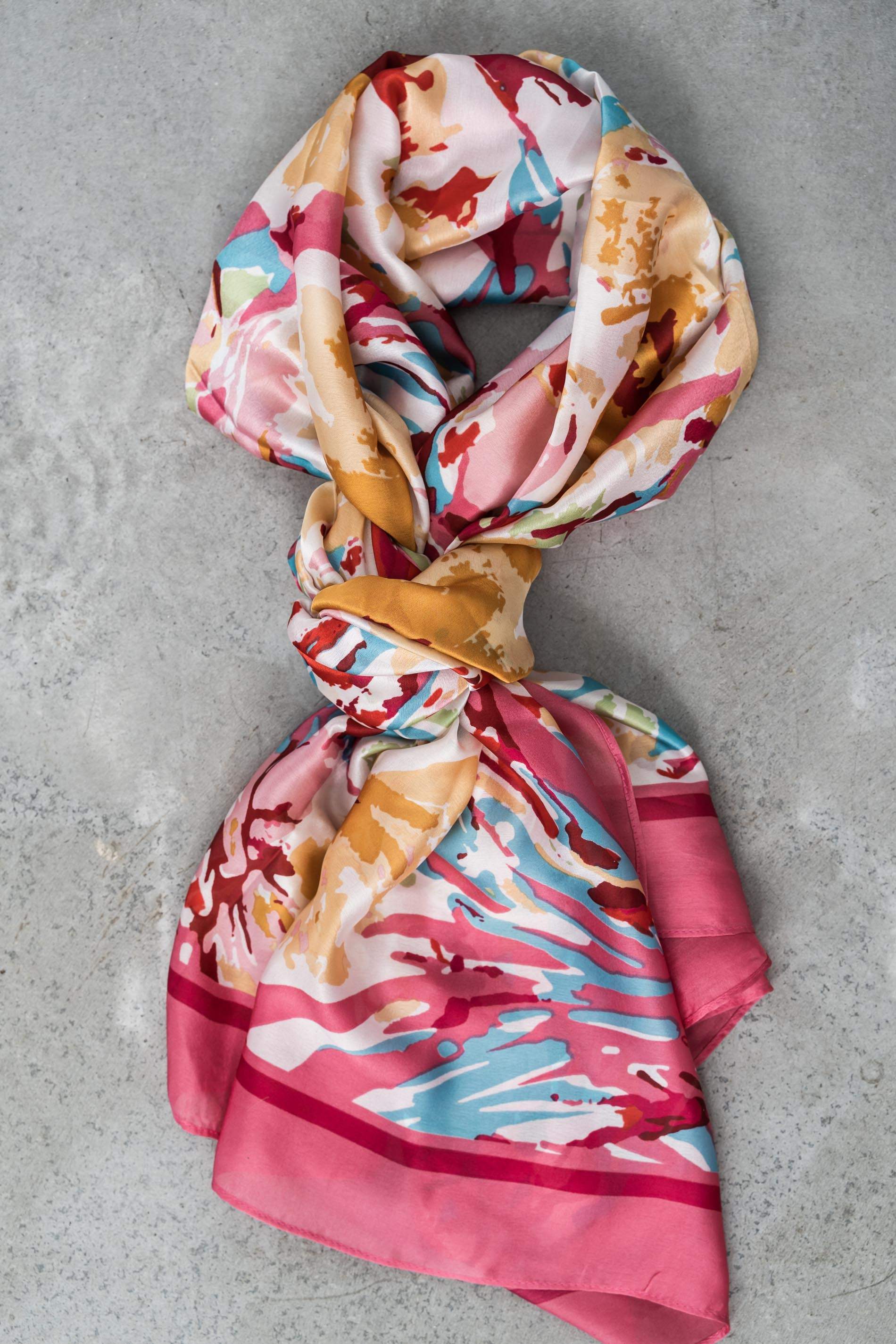 FOULARD EFECTO SEDA TRAZOS ROSA