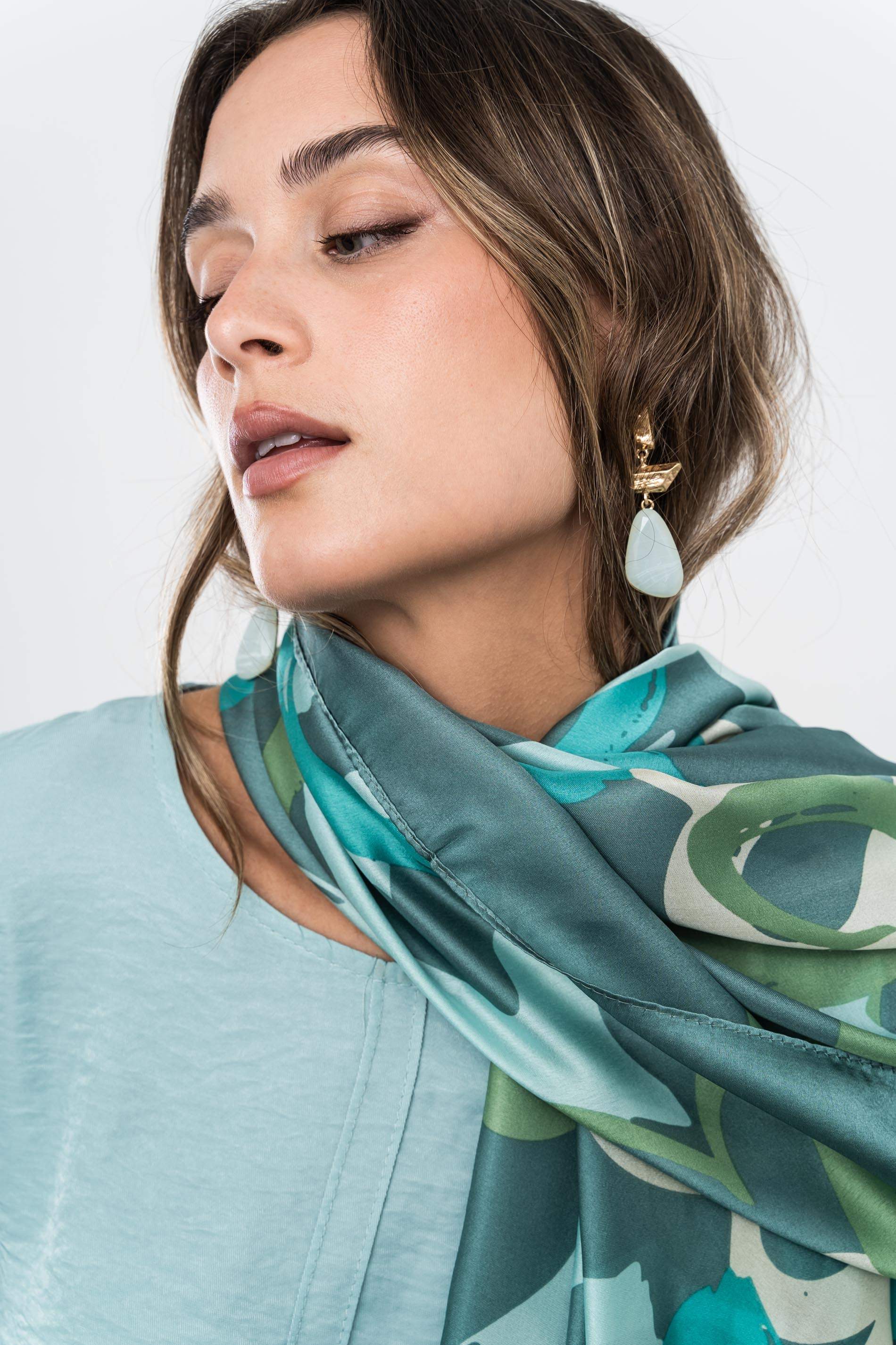 FOULARD EFECTO SEDA CORAZONES VERDE