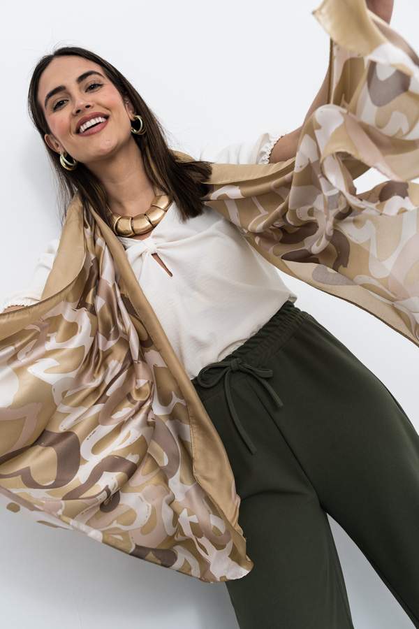 FOULARD EFECTO SEDA CORAZONES BEIGE