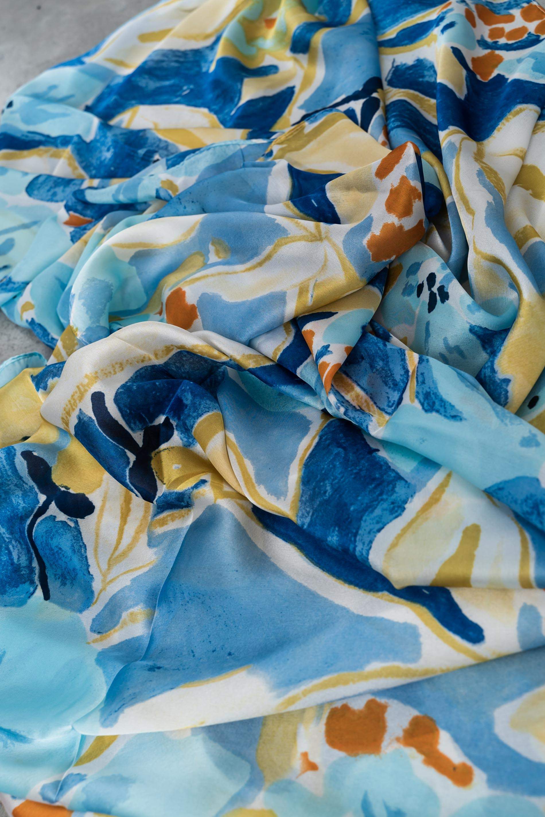 FOULARD EFECTO SEDA FLORAL AZUL