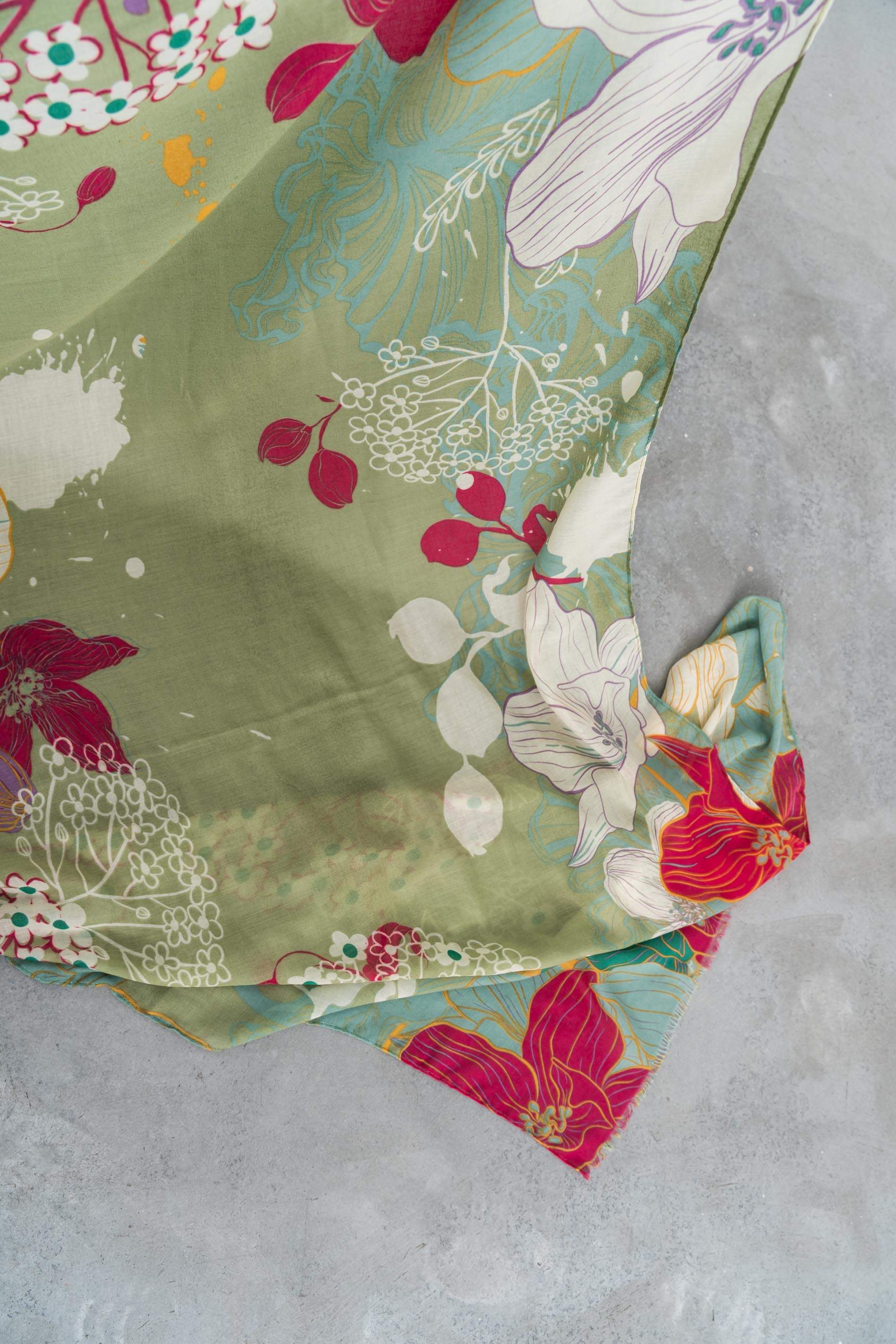 FOULARD FLORES COMBINADAS VERDE